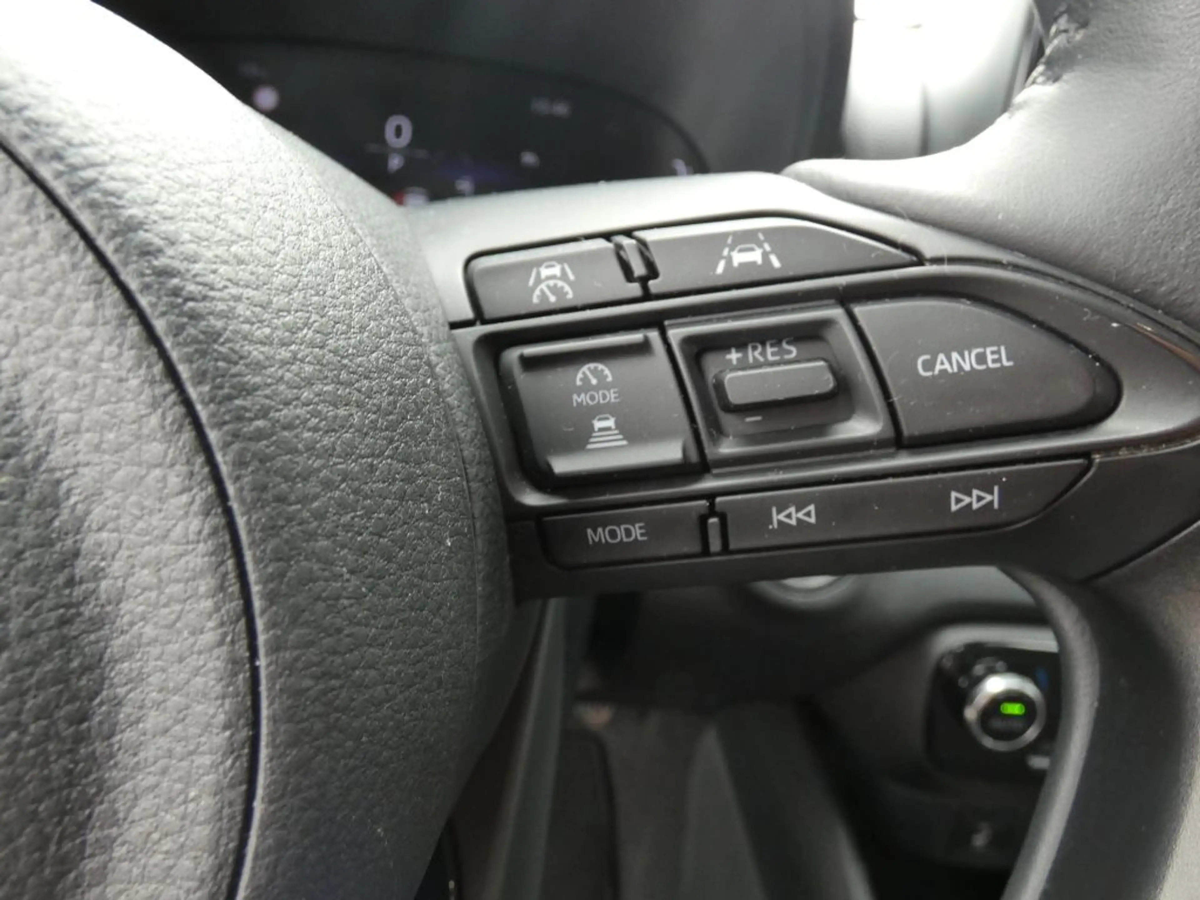 Toyota Yaris Hybrid 116 1.5 VVT-i Teamplayer — photo 13