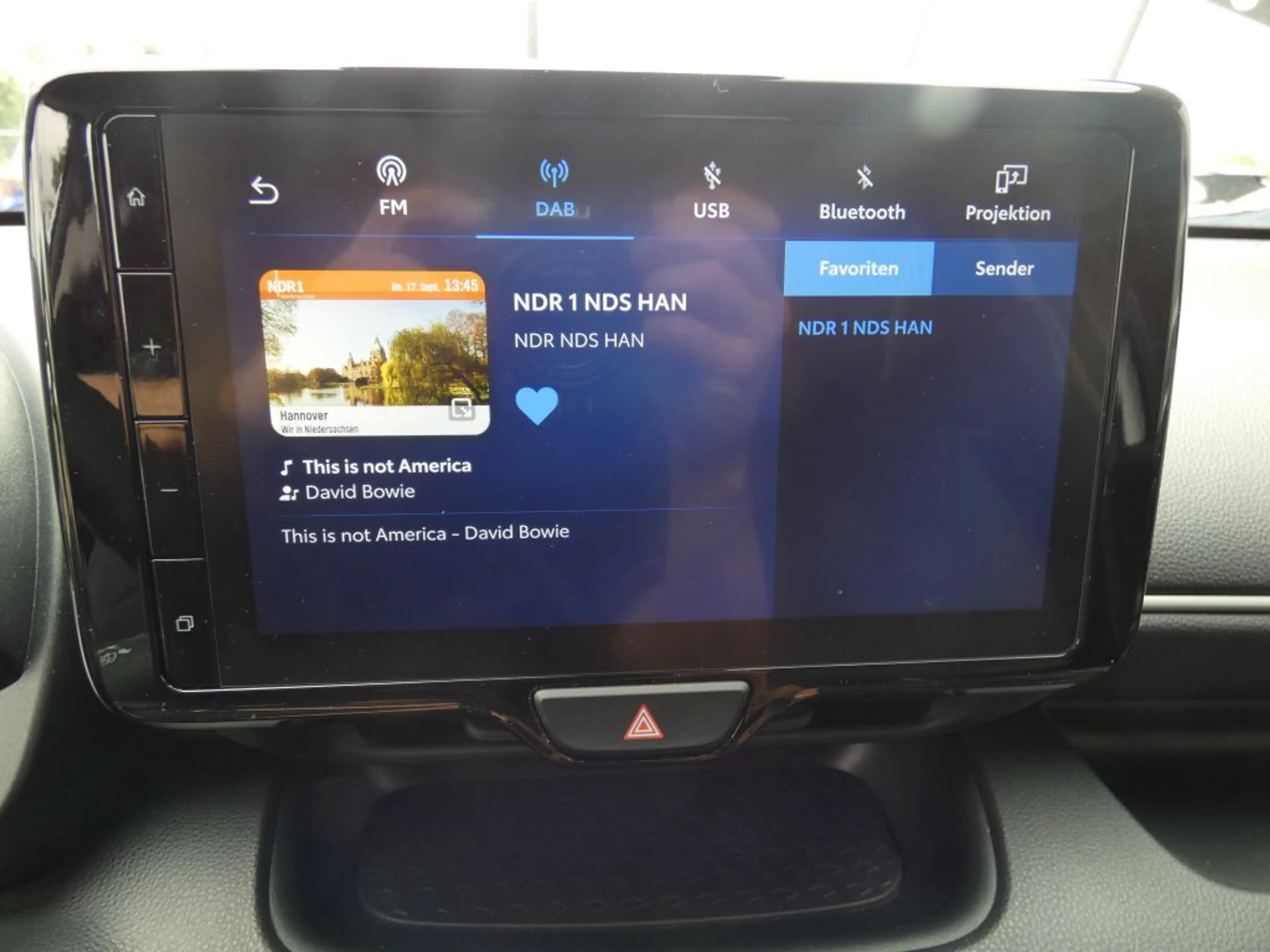 Toyota Yaris Hybrid 116 1.5 VVT-i Teamplayer — photo 11