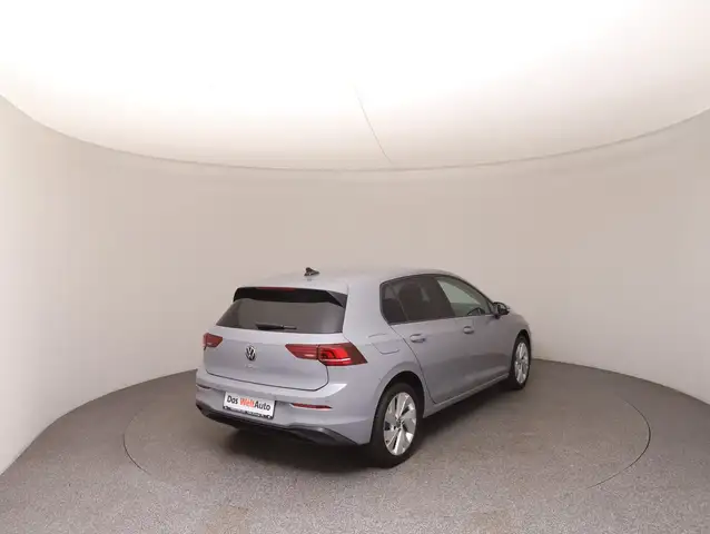 Volkswagen Golf view 4