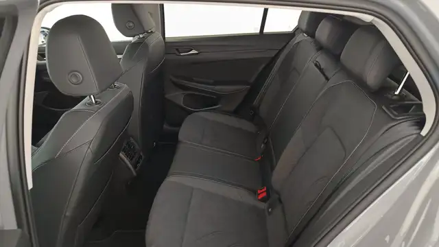 Volkswagen Golf view 11