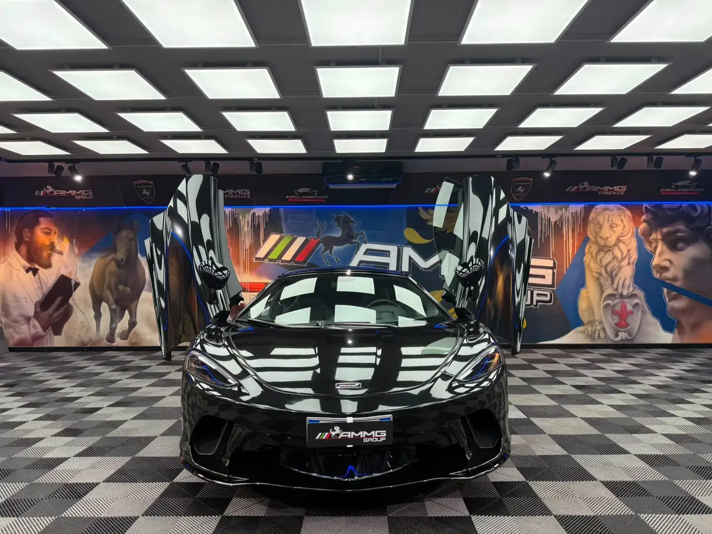 McLaren GT GT (393) Schwarz - 2