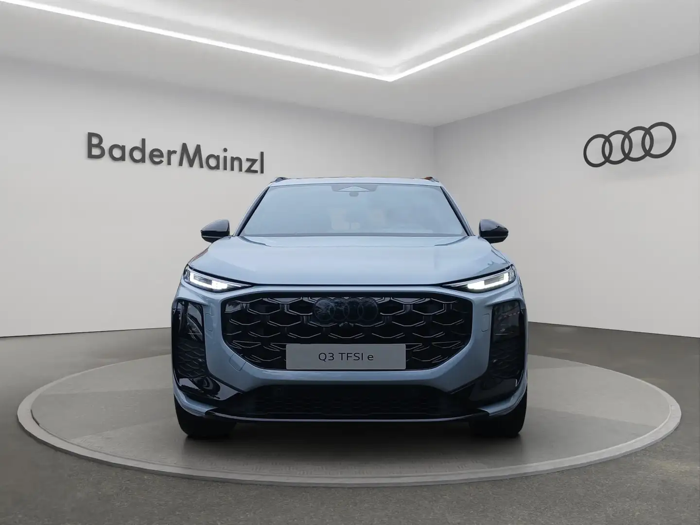 Audi Q3 SUV e-hybrid 200 kW S tronic Grau - 2