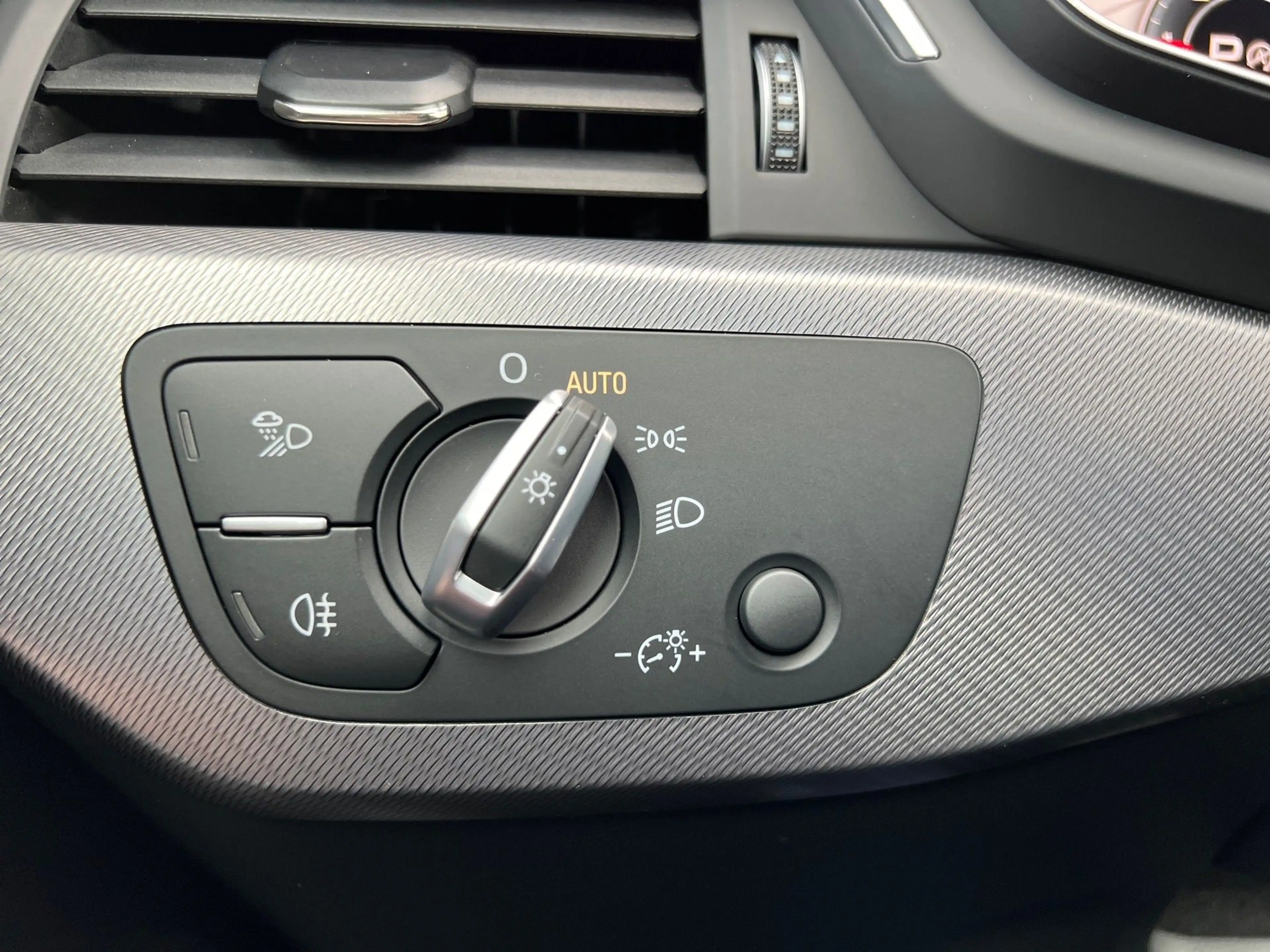 Audi A4 Avant 35 TDI advanced S-tronic| VIRTUAL COCKPIT — photo 43