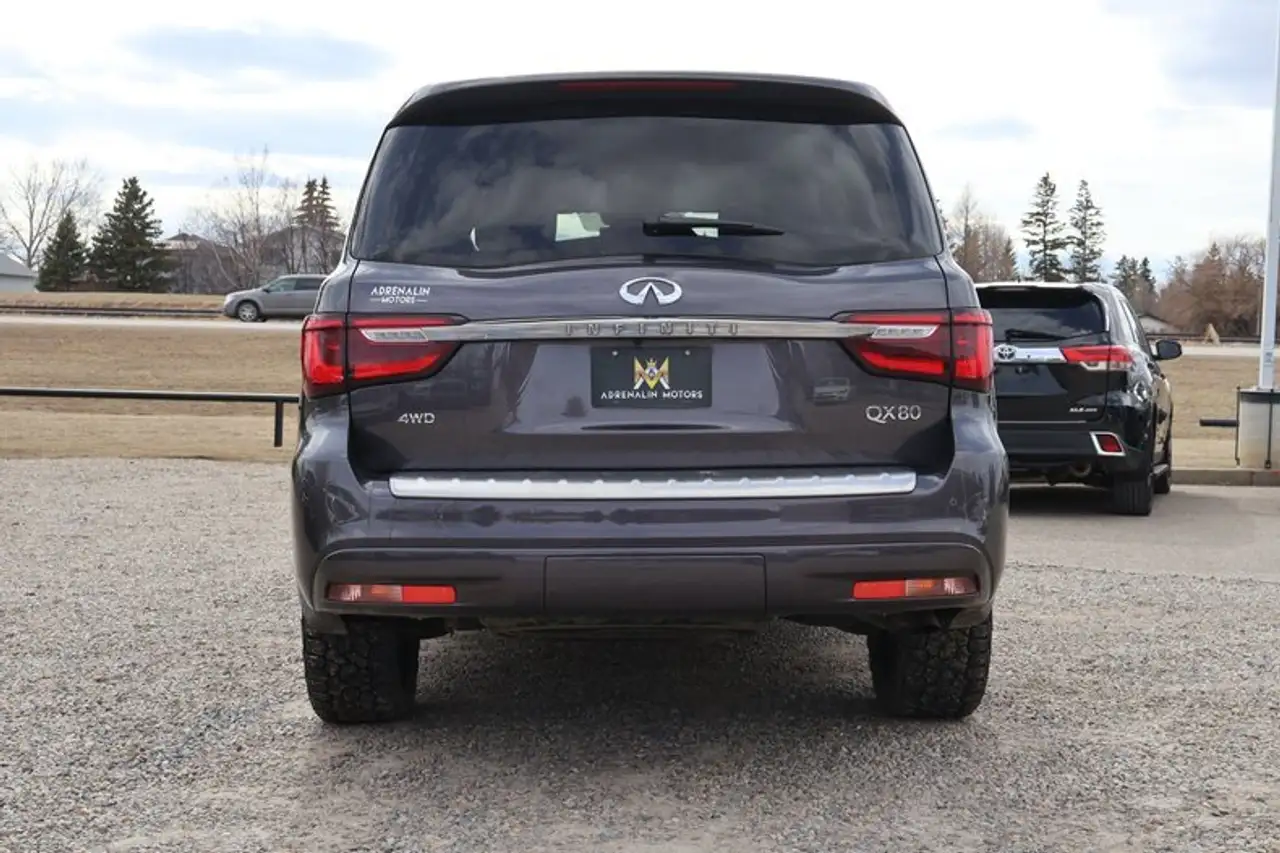 Infiniti QX80 снимка Infiniti QX80
