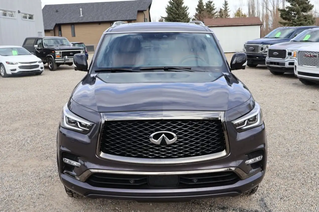 Infiniti QX80 снимка Infiniti QX80