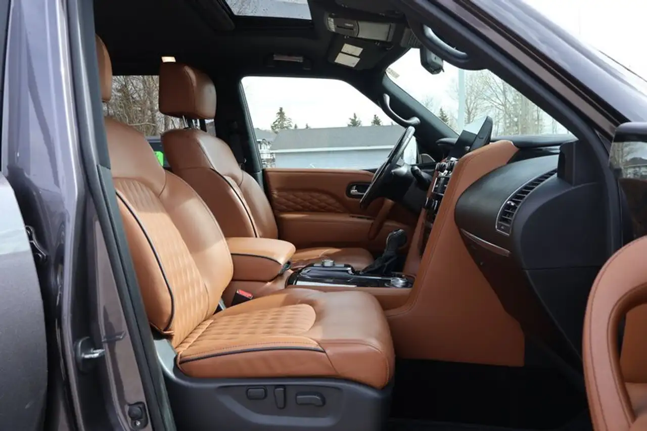 Infiniti QX80 снимка Infiniti QX80