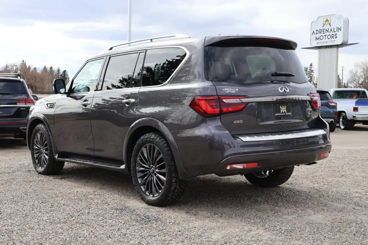 Infiniti QX80 снимка Infiniti QX80