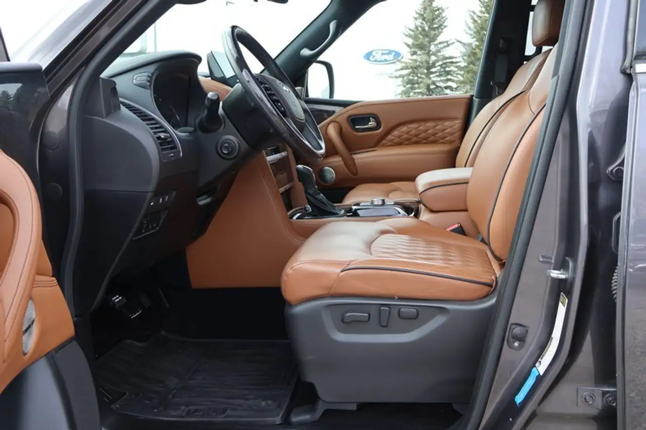 Infiniti QX80 снимка Infiniti QX80