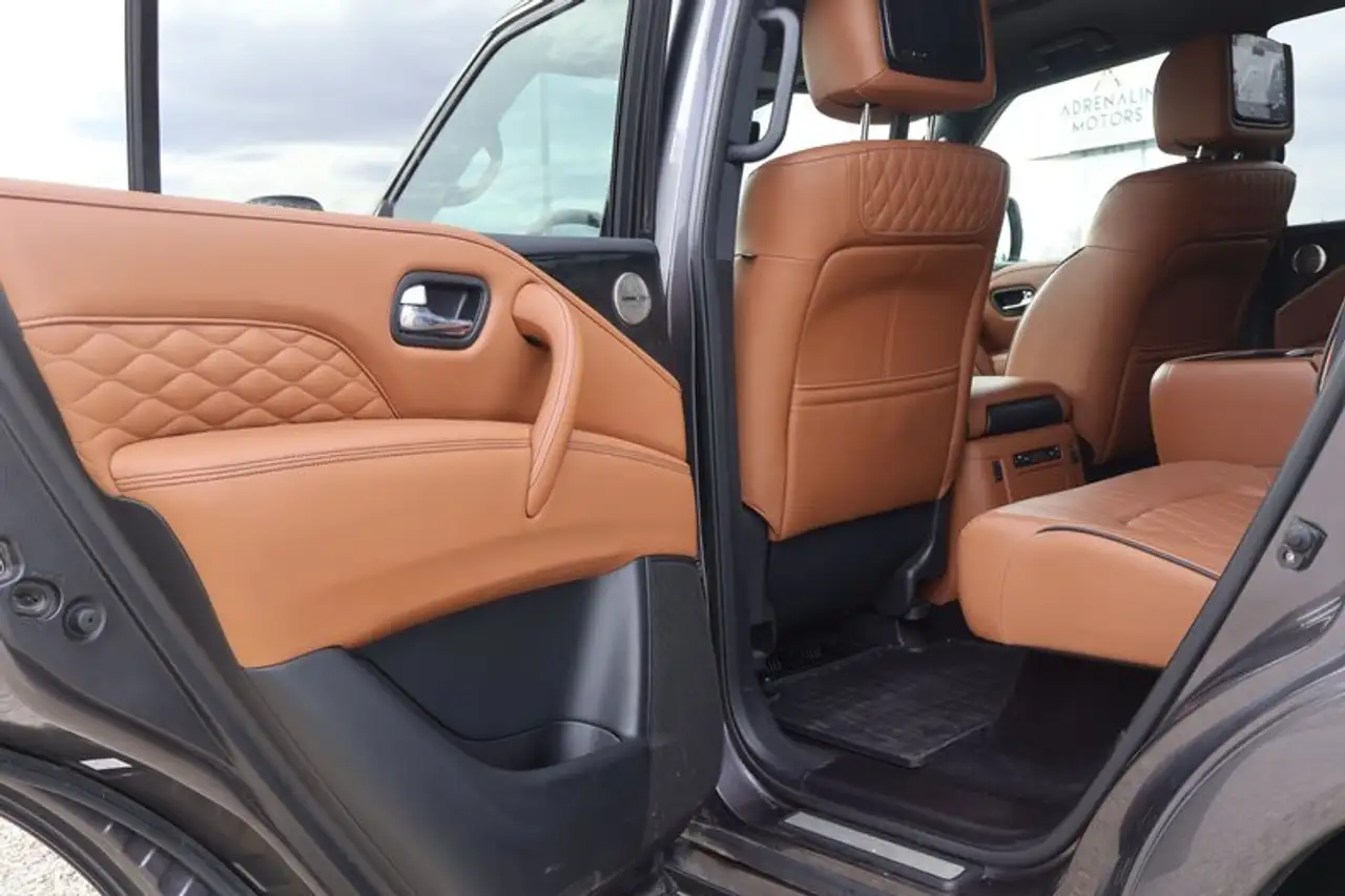 Infiniti QX80 снимка Infiniti QX80