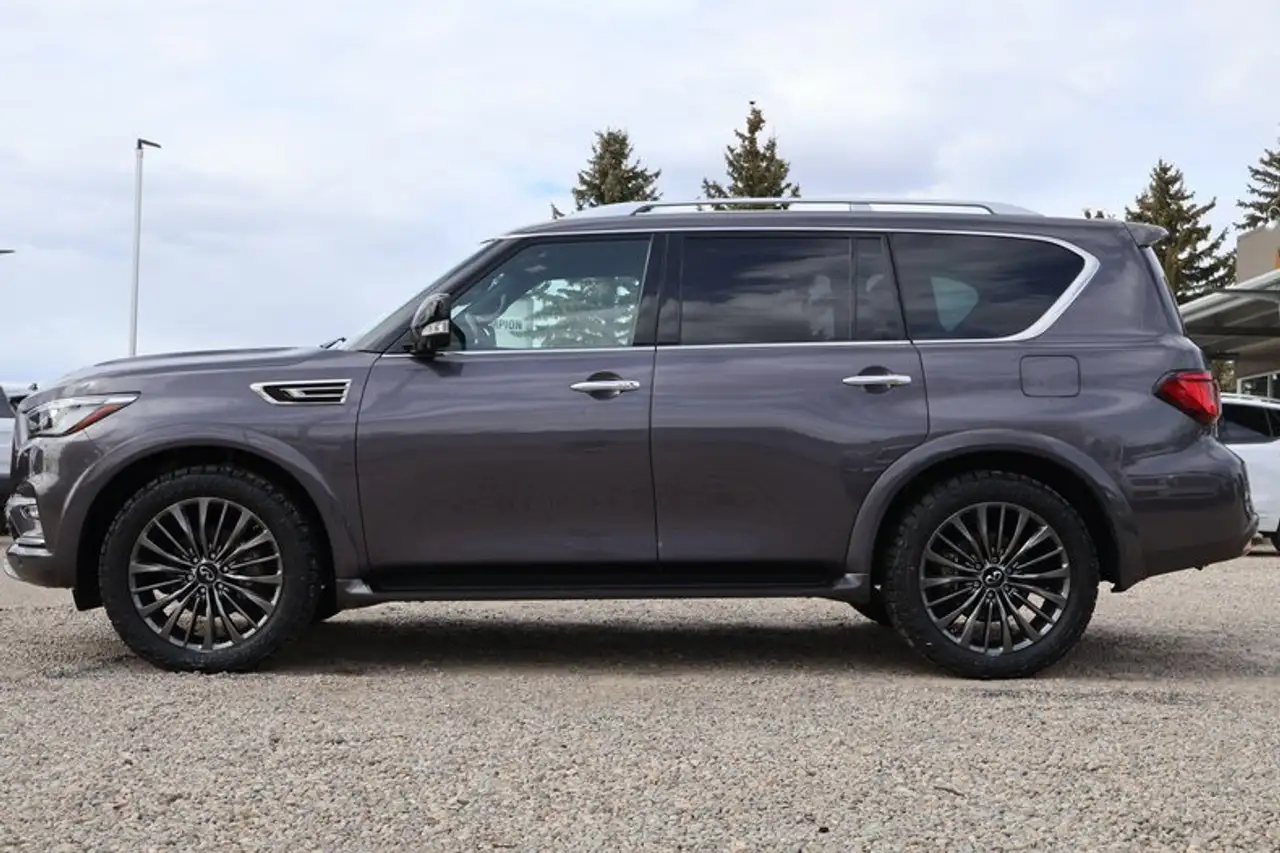 Infiniti QX80 снимка Infiniti QX80