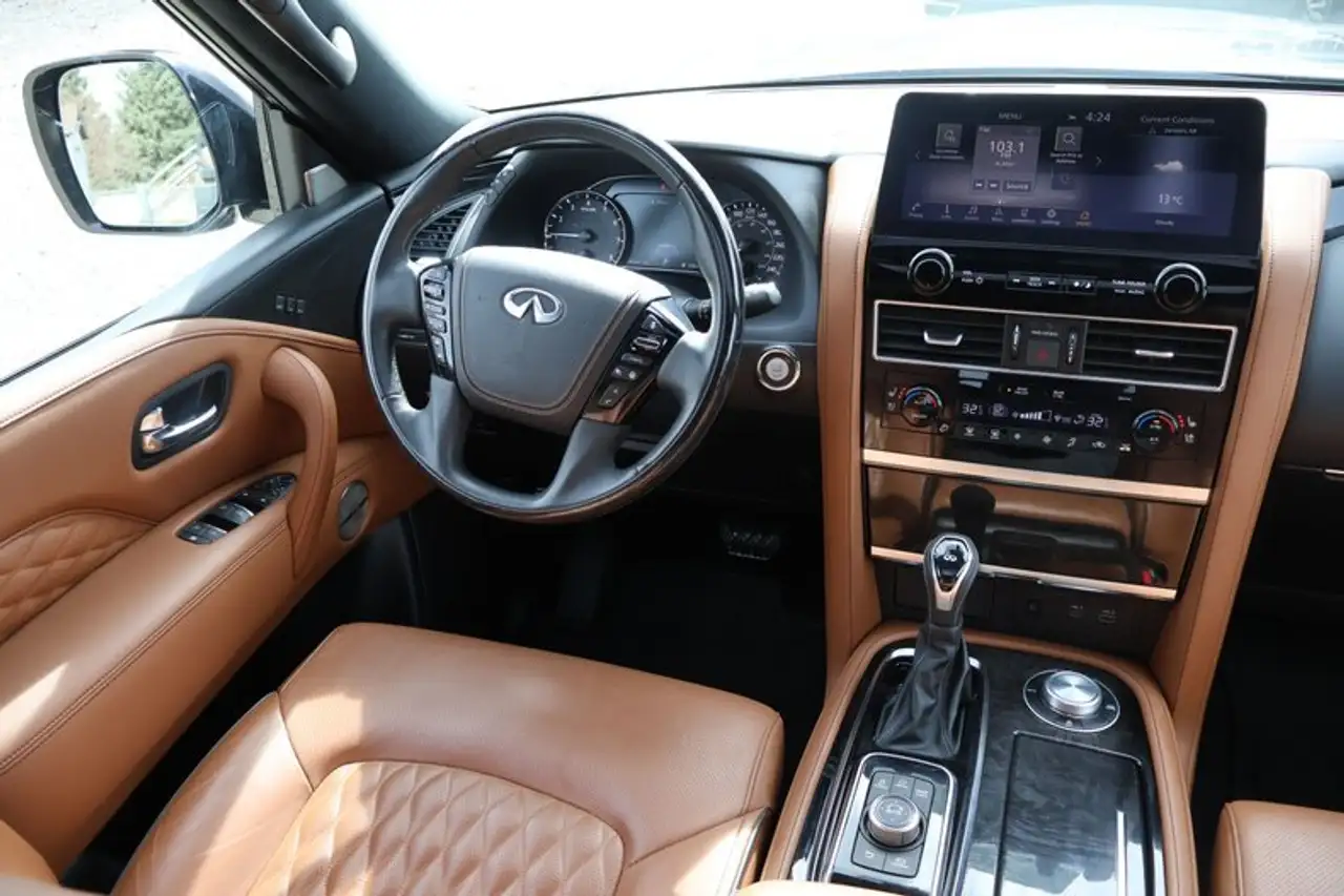 Infiniti QX80 снимка Infiniti QX80