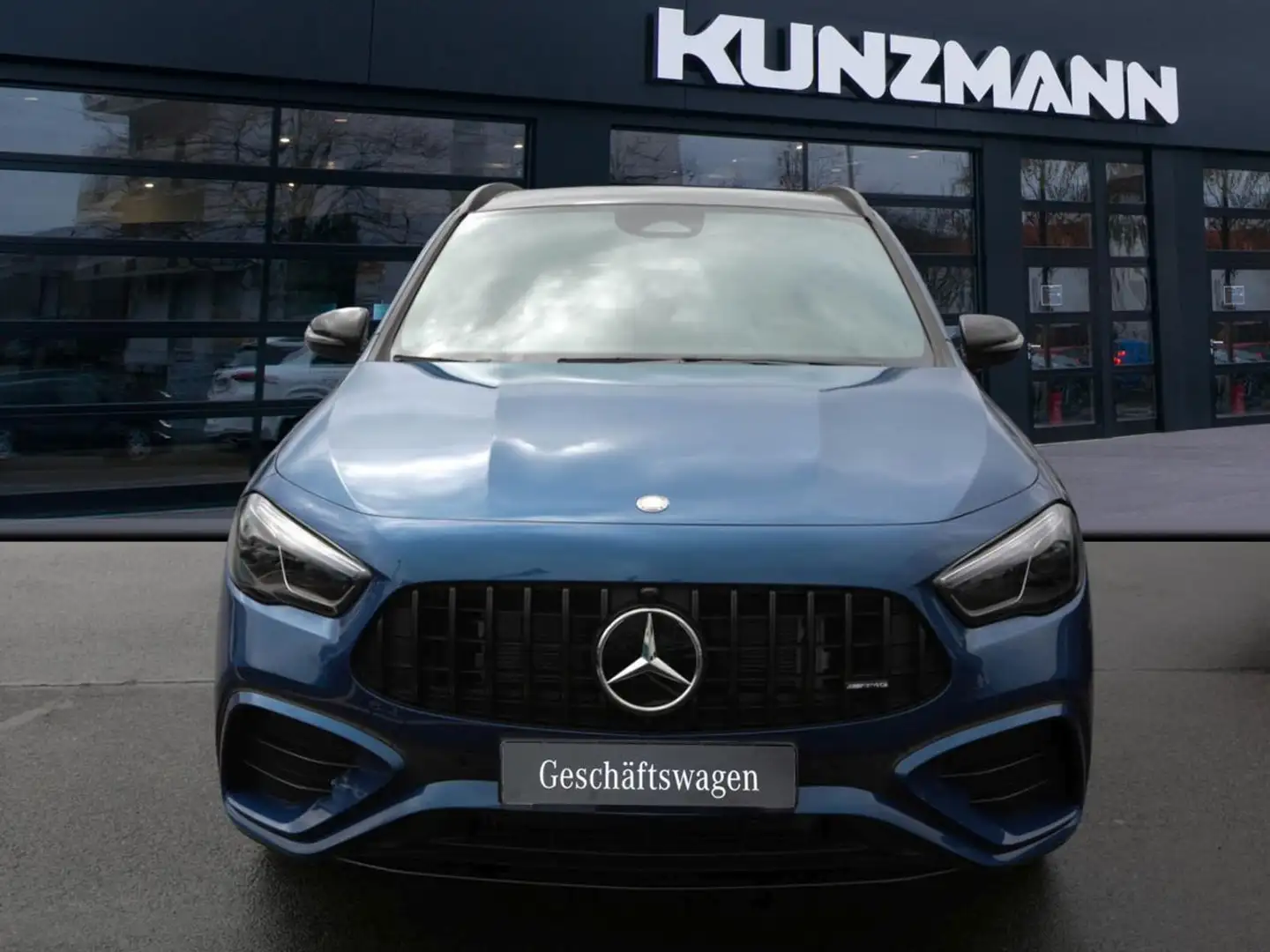Mercedes-Benz GLA 35 AMG AMG GLA 35 4MATIC Night Panorama AHK Blau - 2