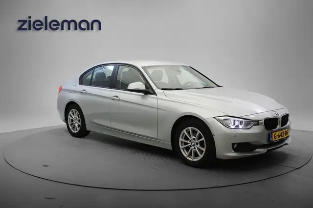 BMW 318 318D High Executive Automaat - Navi, Camera, Leer,