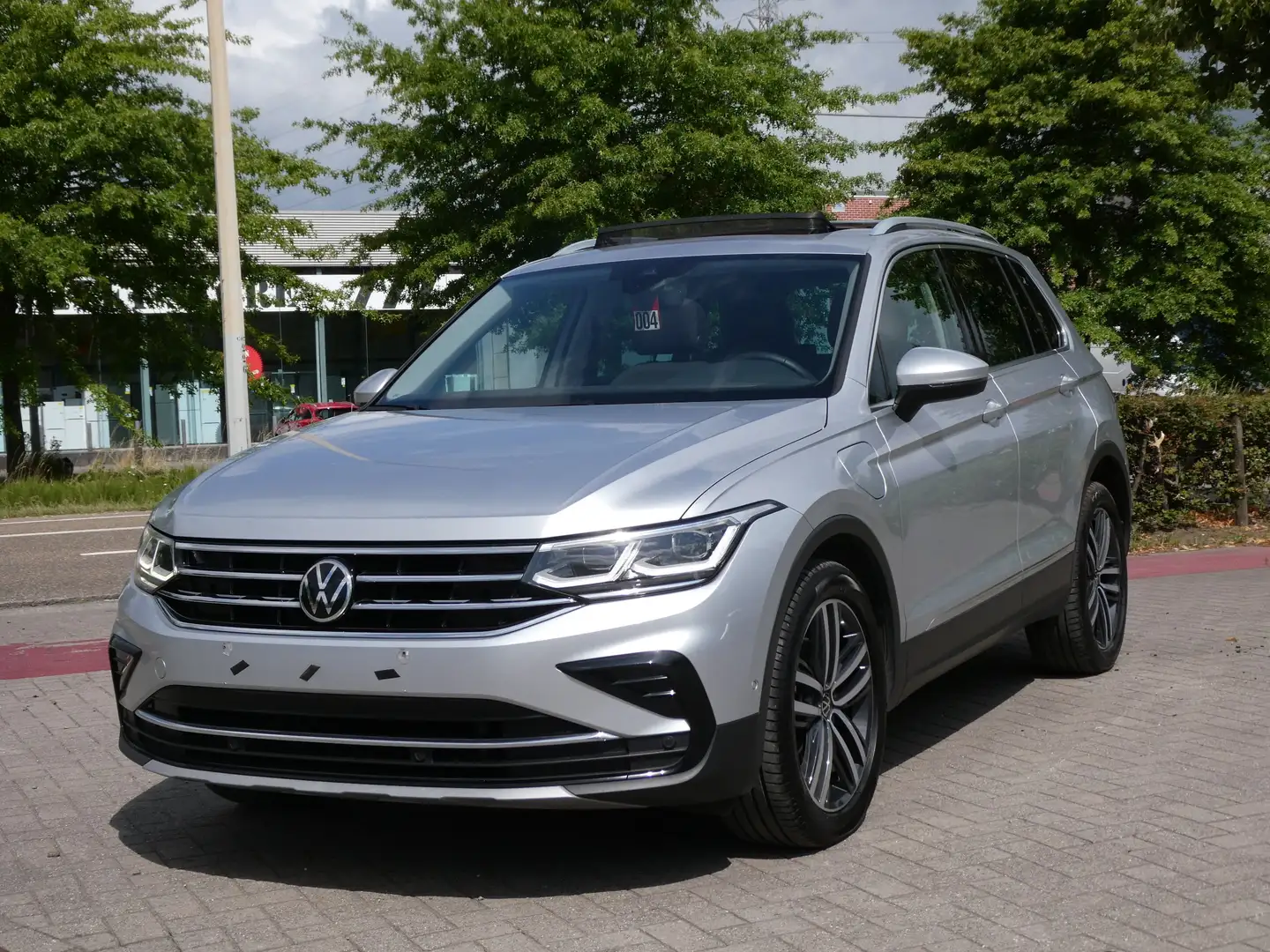 Volkswagen Tiguan eHybrid Plug-in, Camera,Pano-dak,Trekhaak,Garantie Argent - 2