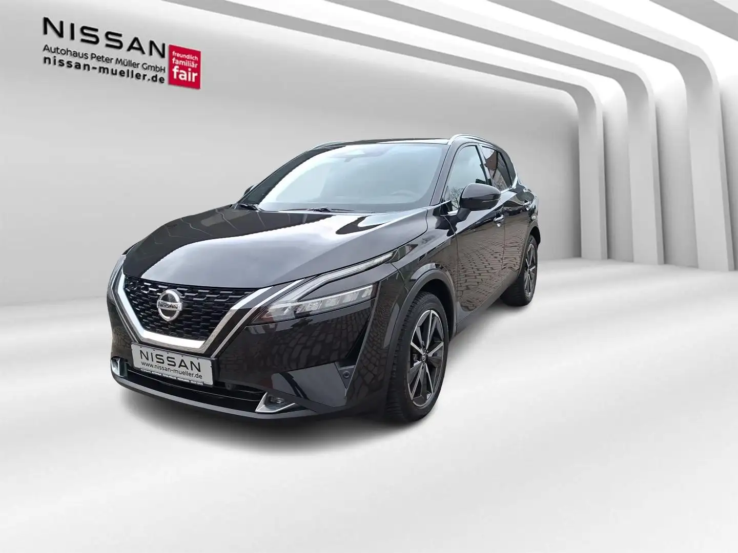 Nissan Qashqai 1.3DIG-T 6MT 4x2 Tekna PGD BOSE Design Schwarz - 1
