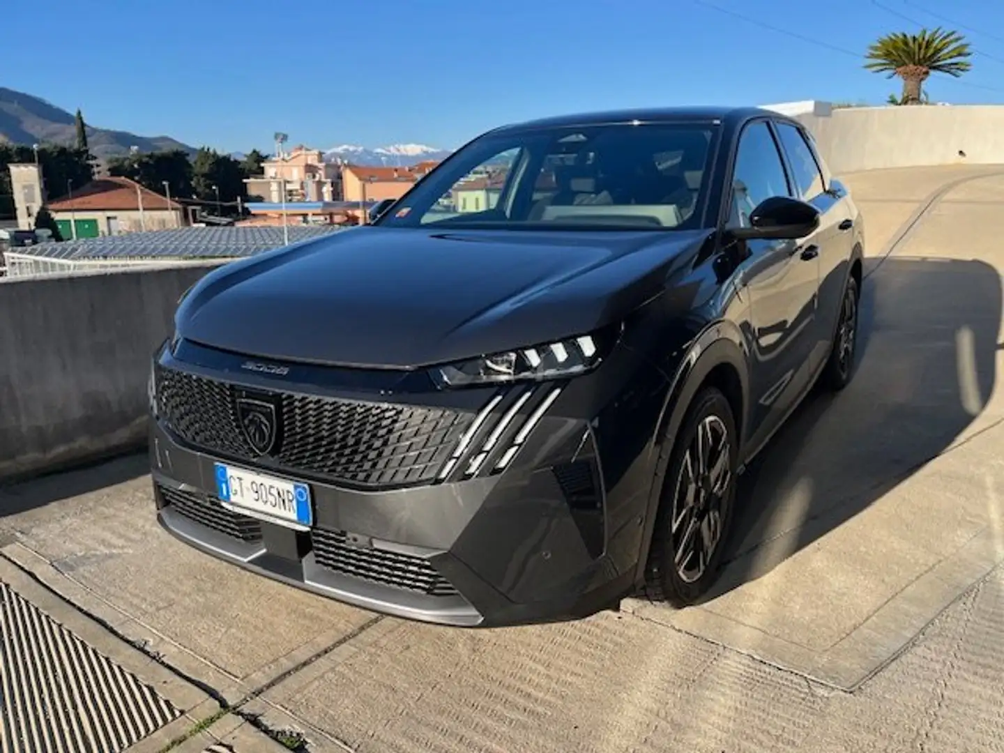 Peugeot 3008 3008 III 2024 1.2 hybrid GT 145cv e-dcs6 Grau - 1