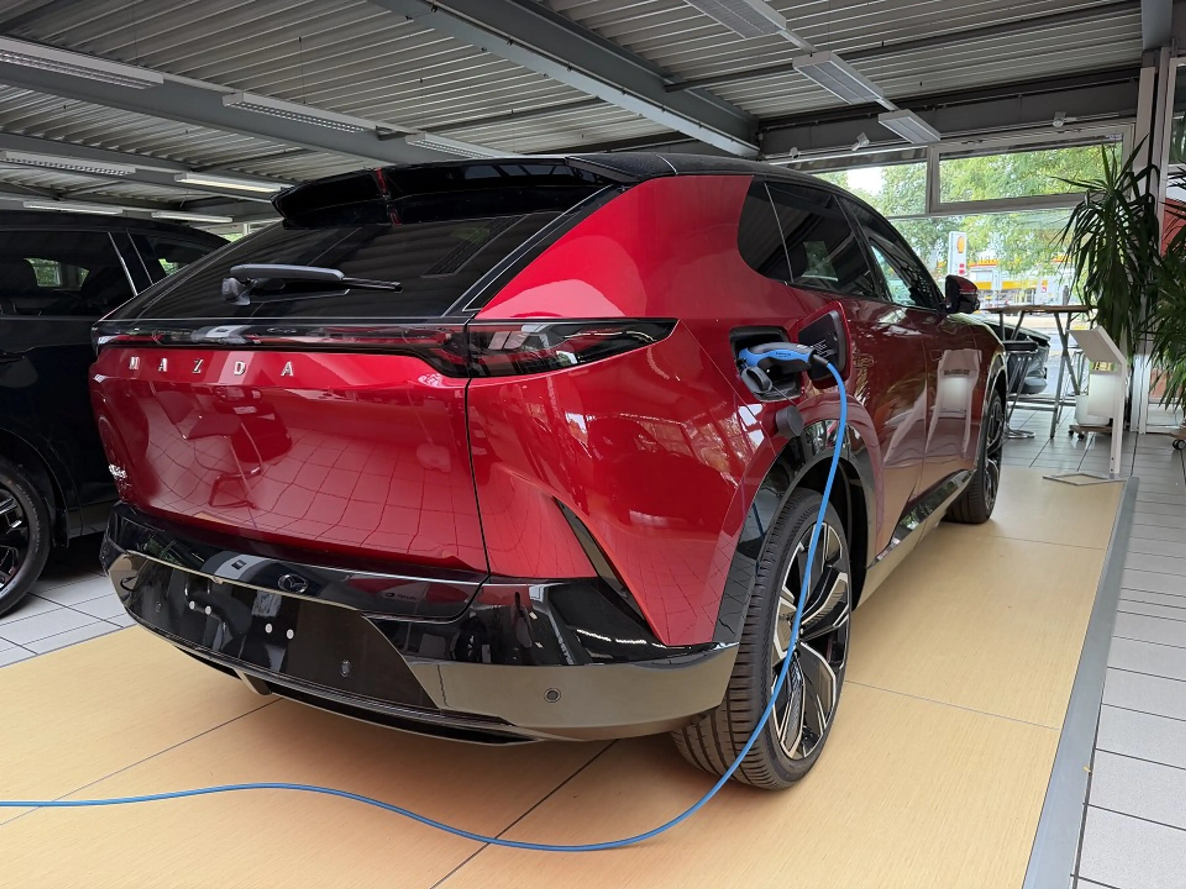 Mazda CX-6e Takumi EV 258PS RWD *21 Zoll Leichtmetallfelgen* — photo 4