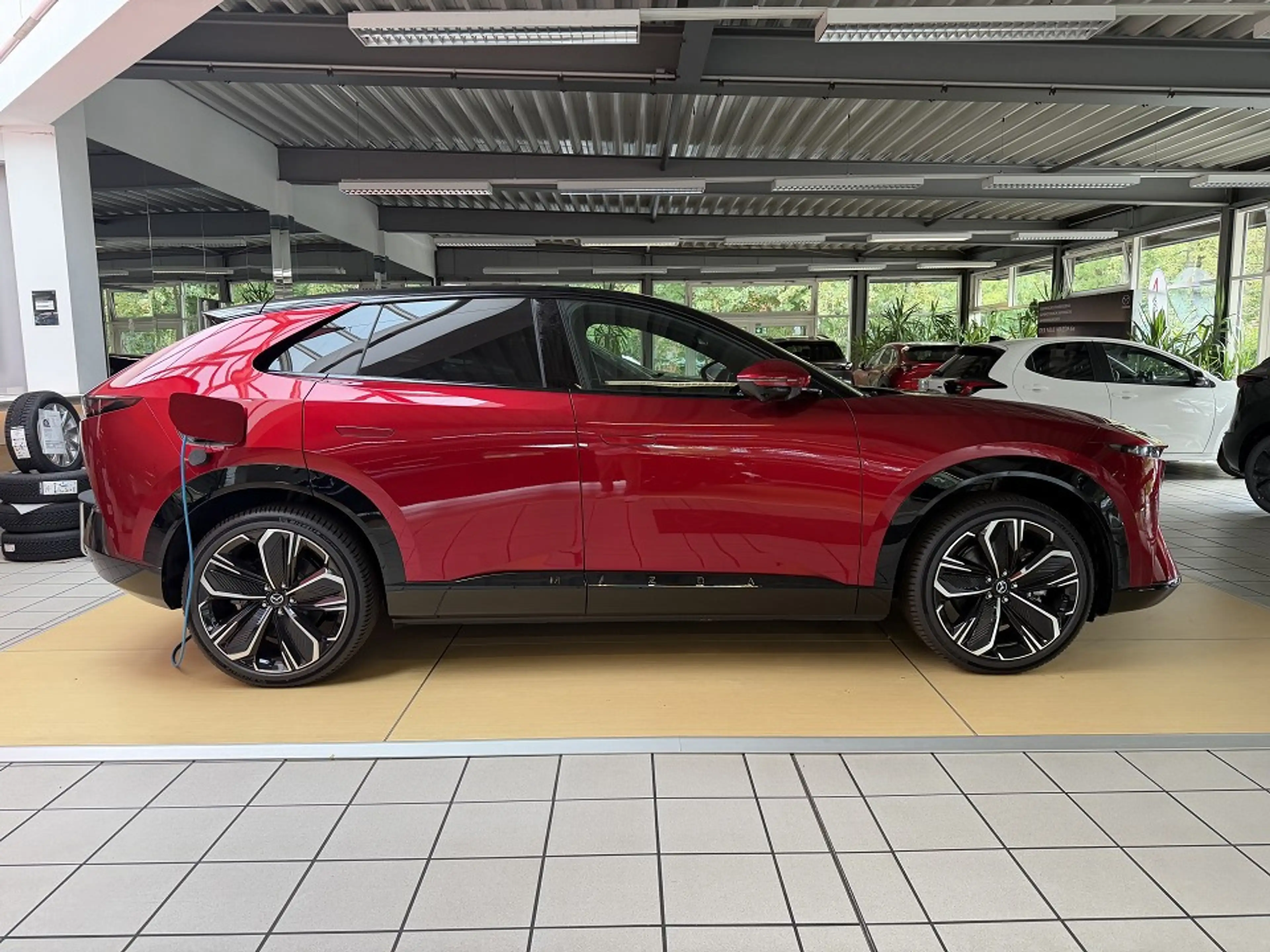 Mazda CX-6e Takumi EV 258PS RWD *21 Zoll Leichtmetallfelgen* — photo 5