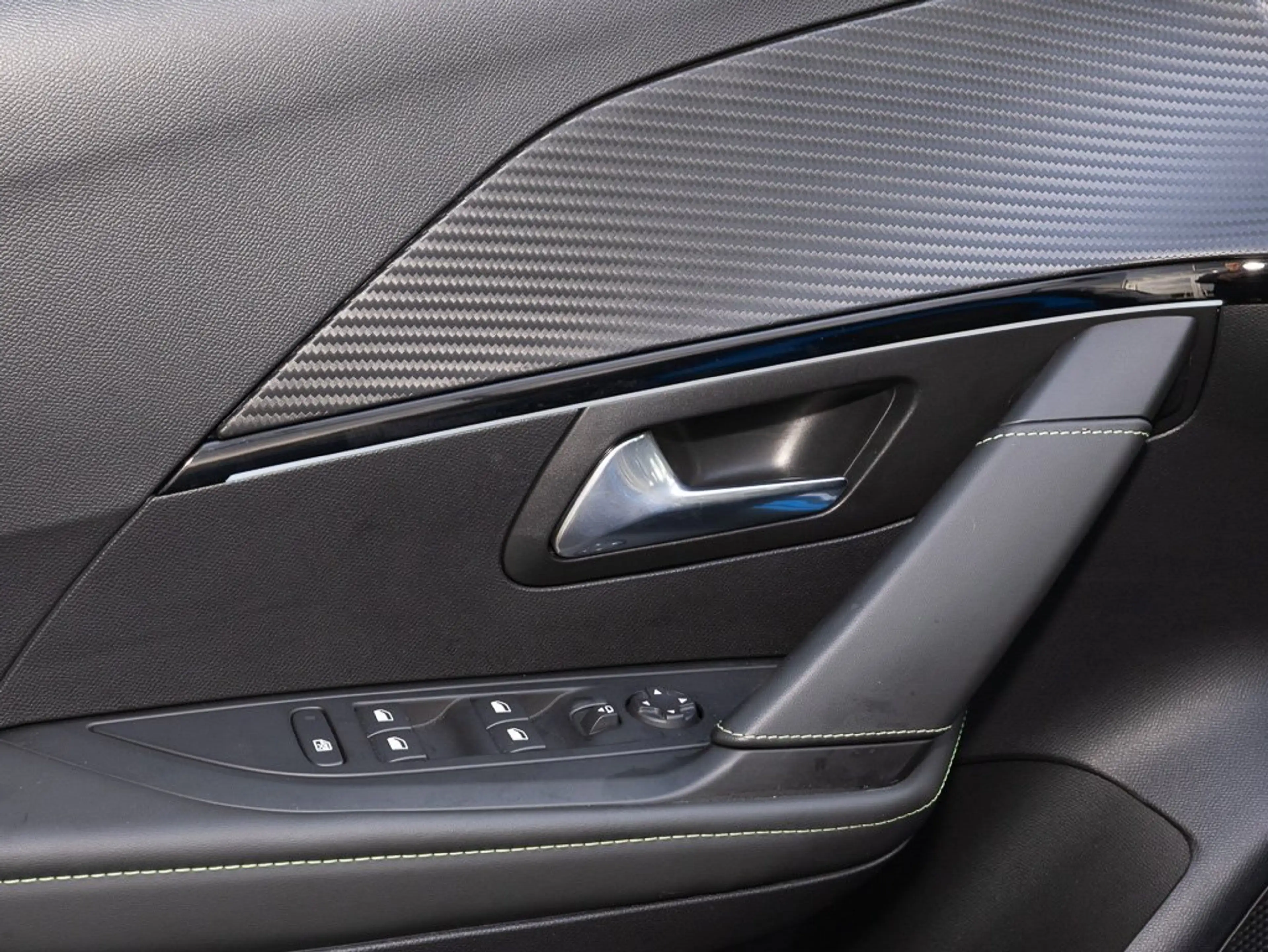 Peugeot e-208 GT 136 +ELEKTRO+OBC11KW+SHZ+RFK+KEYLESS+ — photo 6