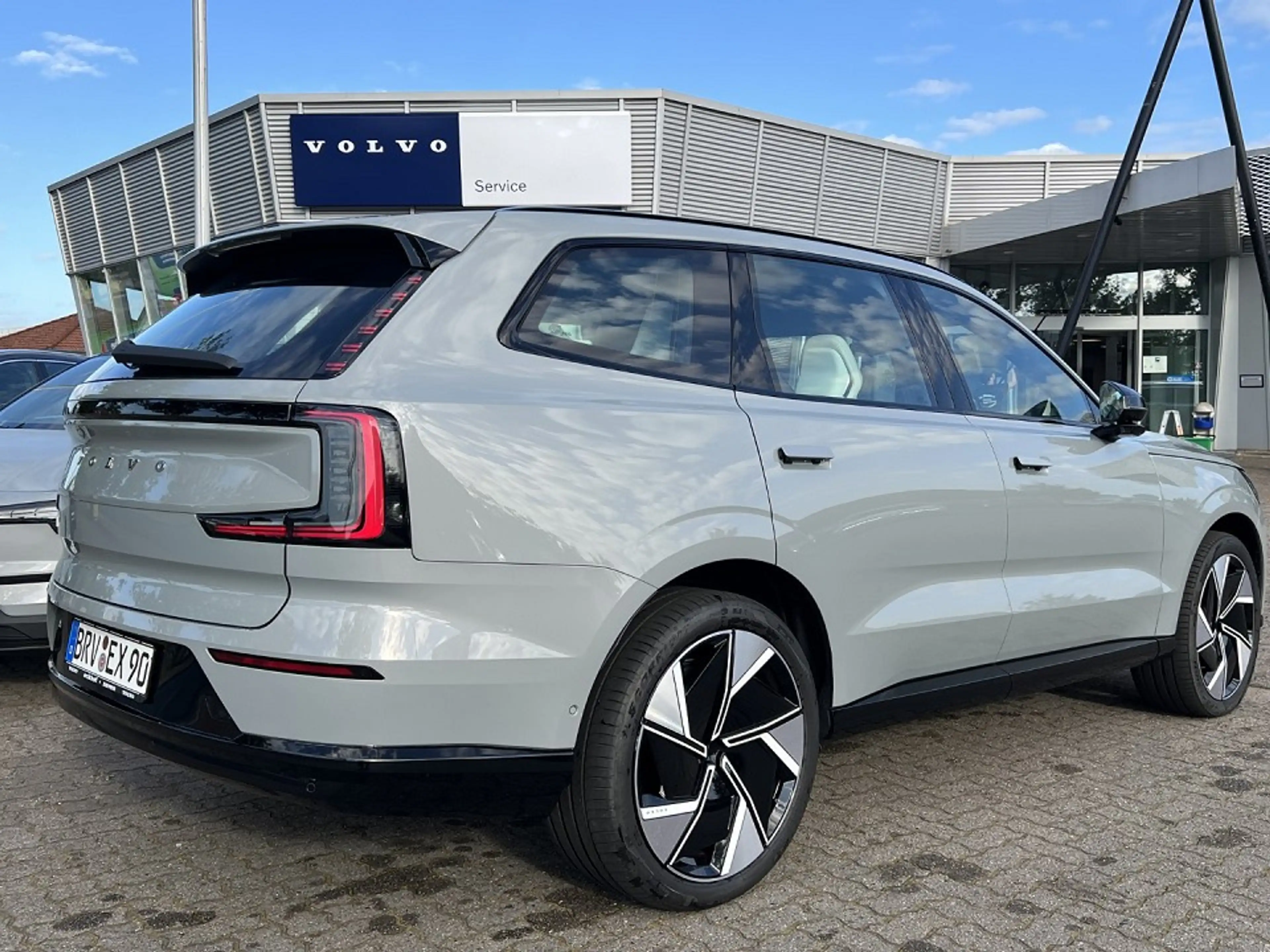 Volvo EX90 TwinMotor Performance (517 PS) AWD|Ultra|B&W|ACC — photo 2