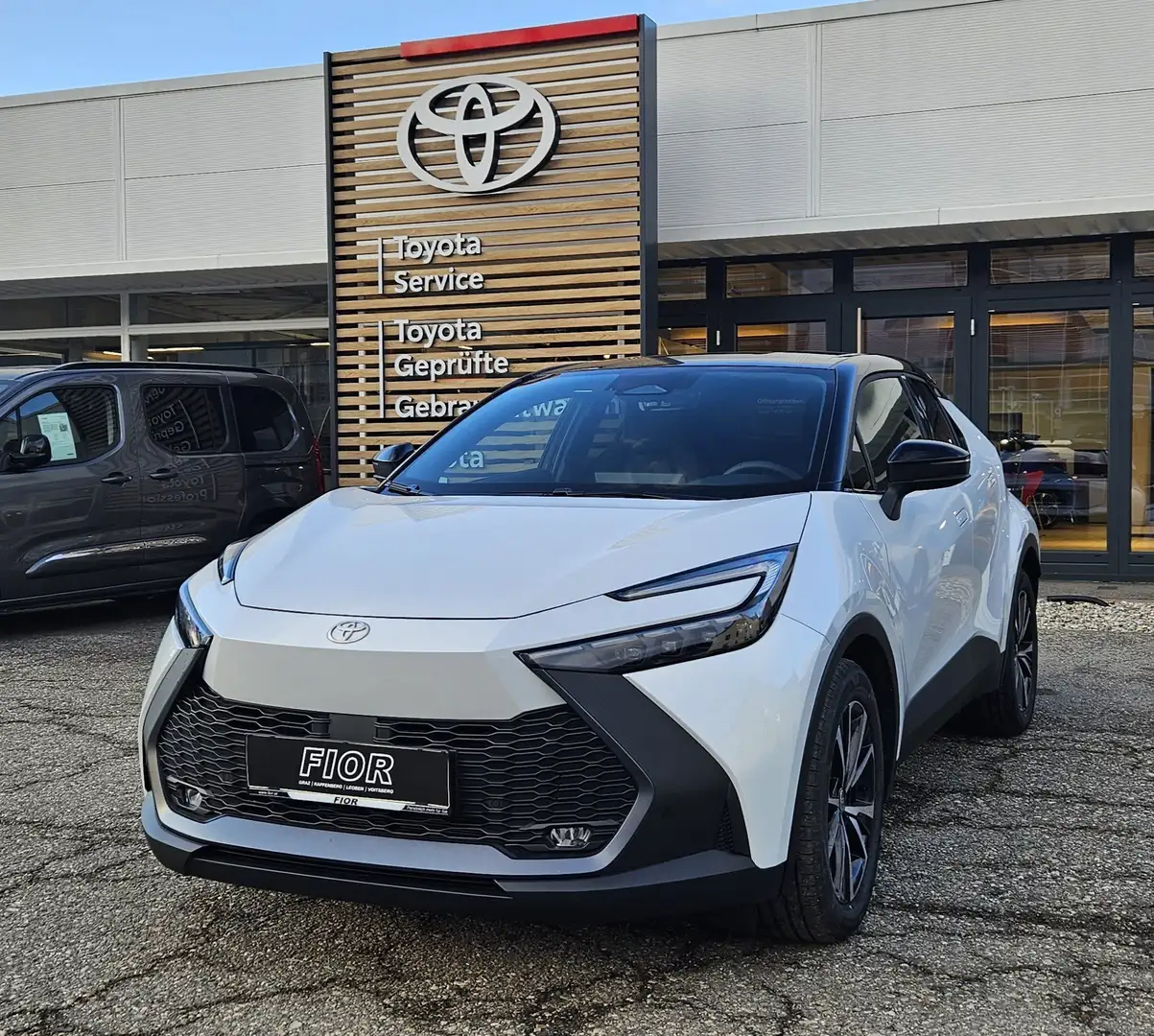 Toyota C-HR Active Drive Plugin Hybrid Weiß - 1