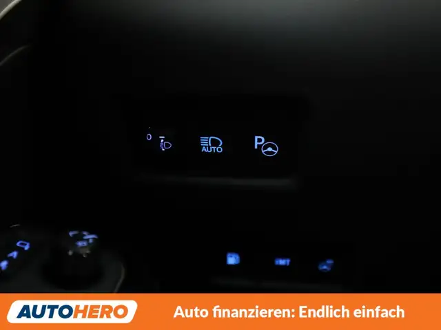 Toyota C-HR view 29