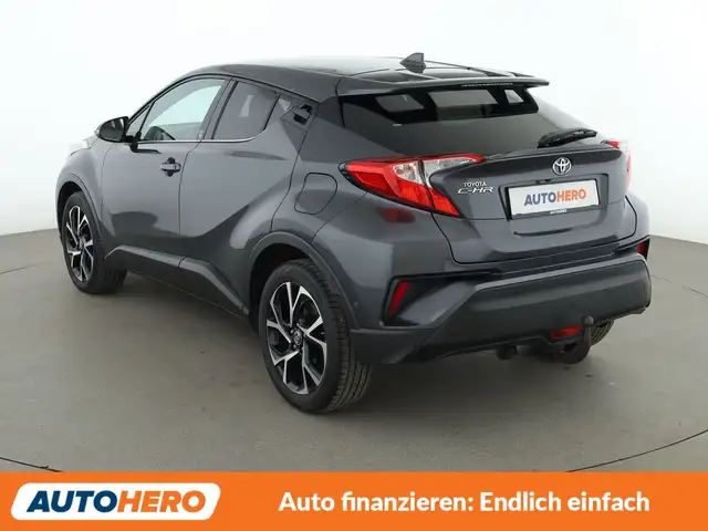 Toyota C-HR view 4