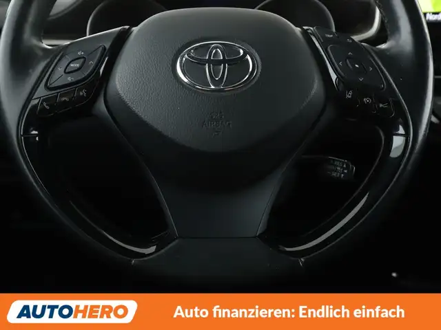 Toyota C-HR view 19