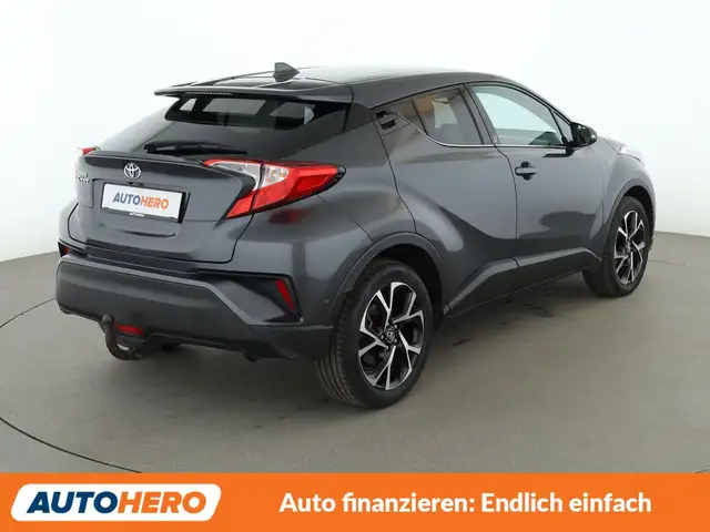 Toyota C-HR view 6