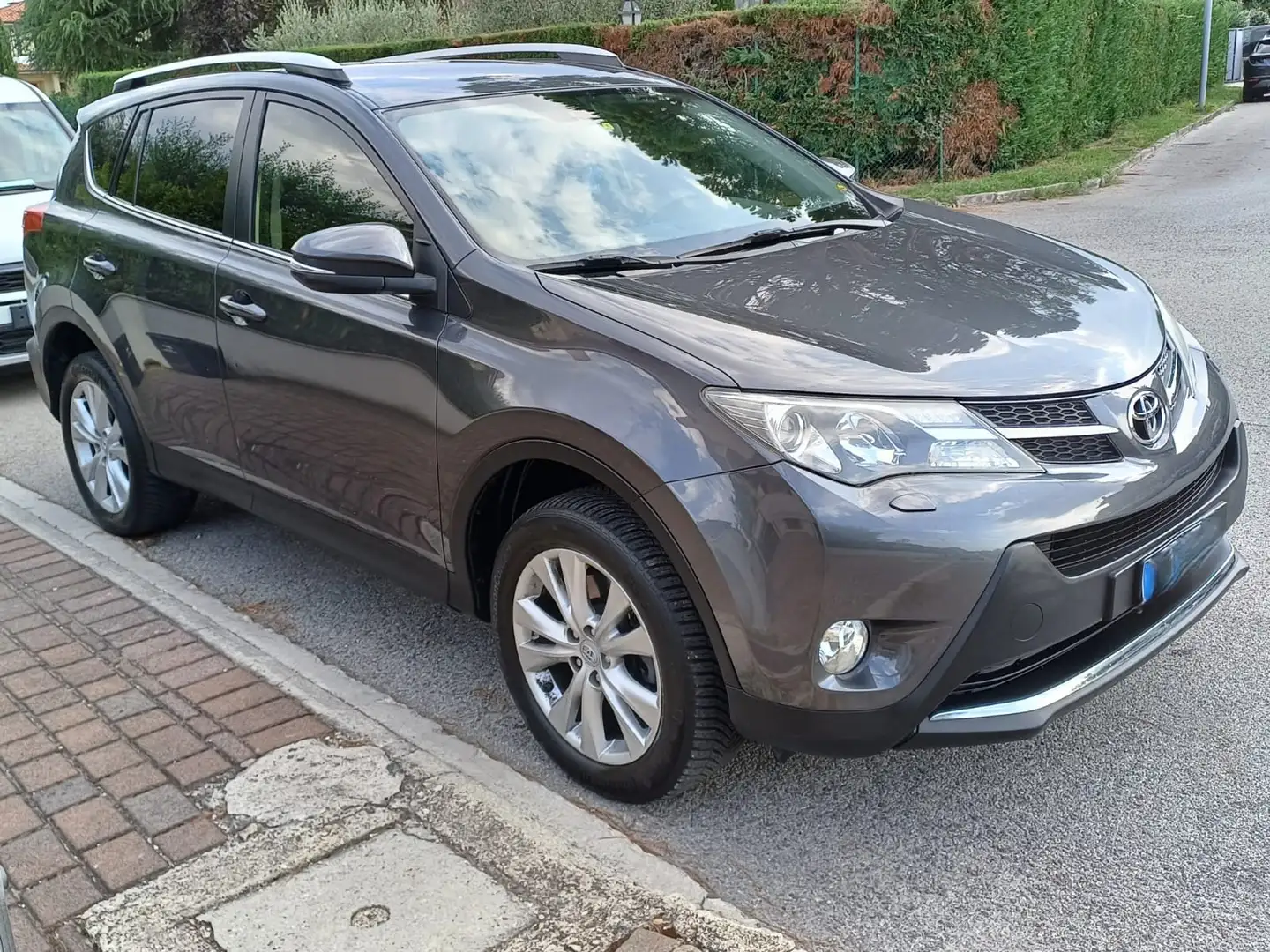 Toyota RAV 4 Grigio - 2