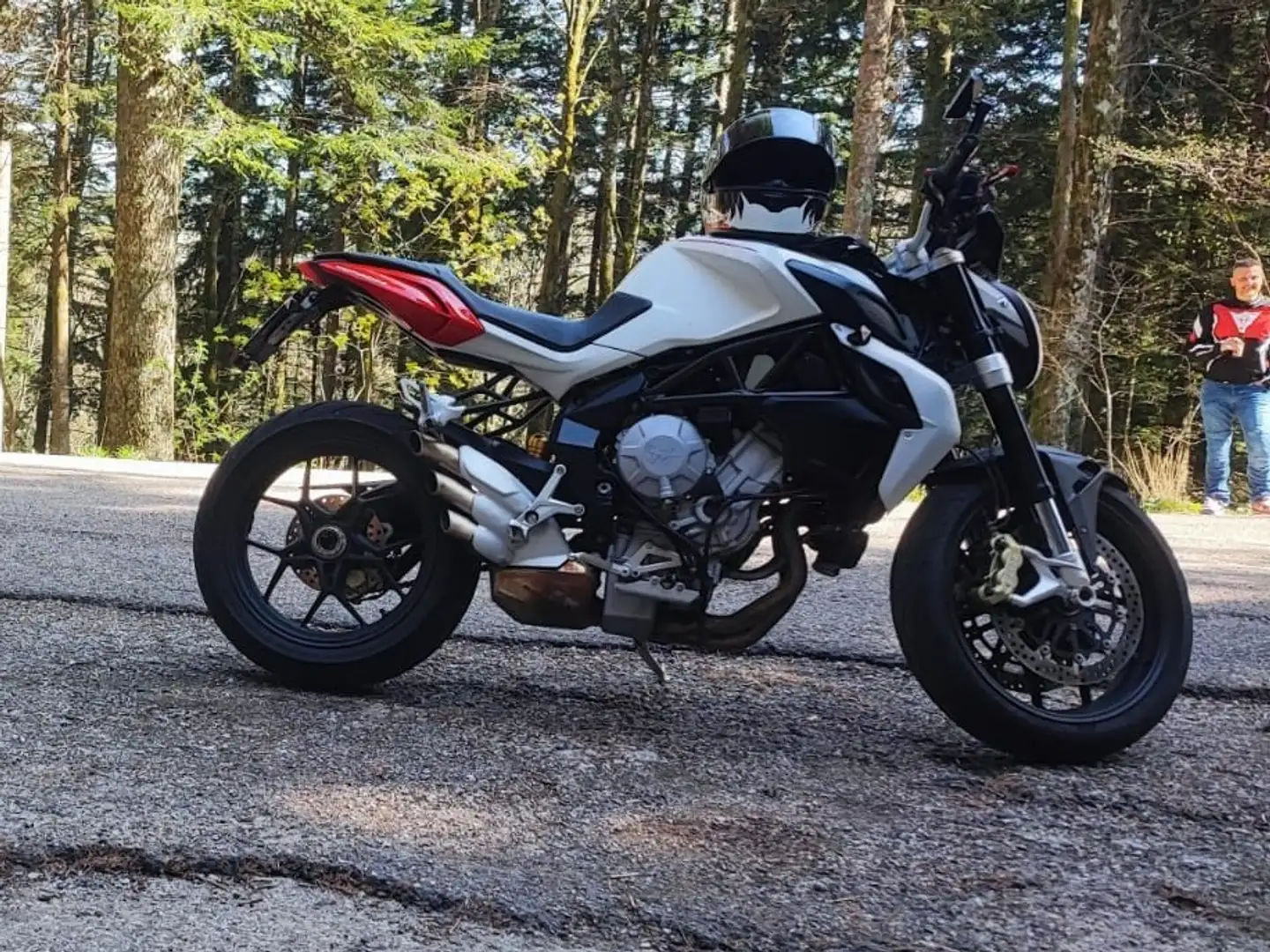MV Agusta 800 Weiß - 2