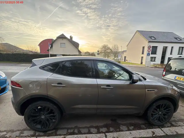 Jaguar E-Pace D180
