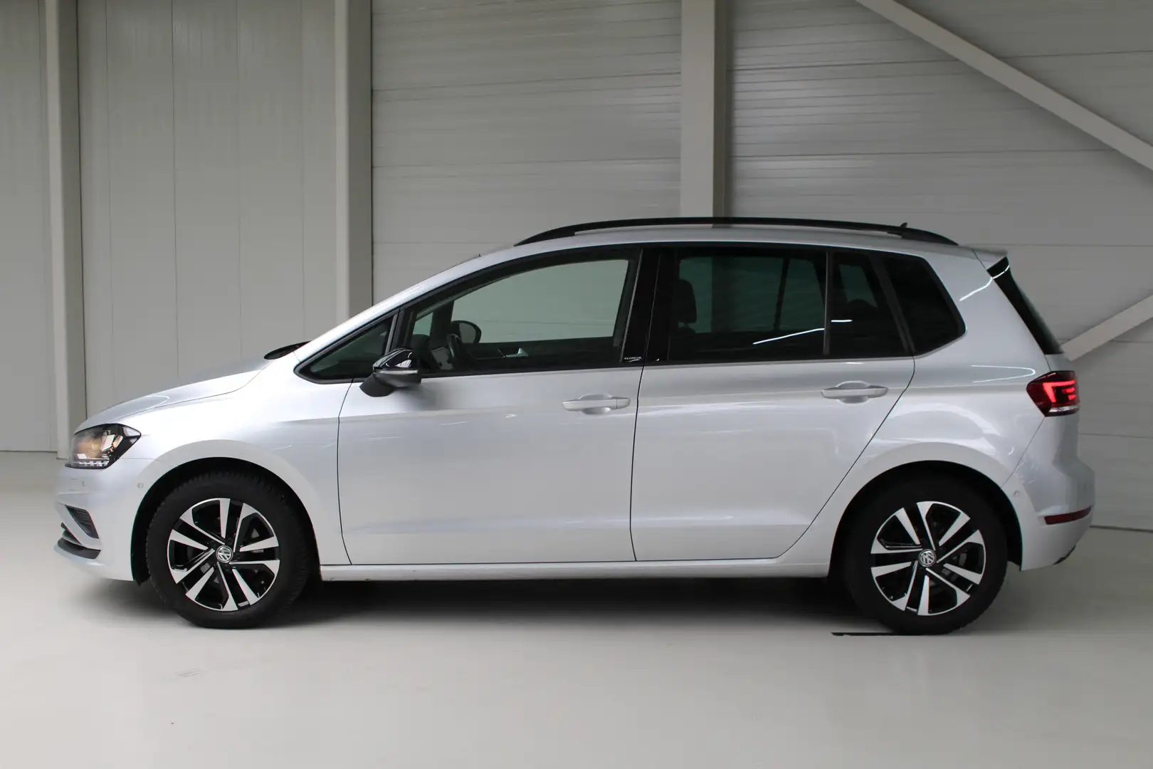 Volkswagen Golf Sportsvan 1.0 TSI IQ Drive Navigatie | Side Assist | Stoelve Zilver - 2