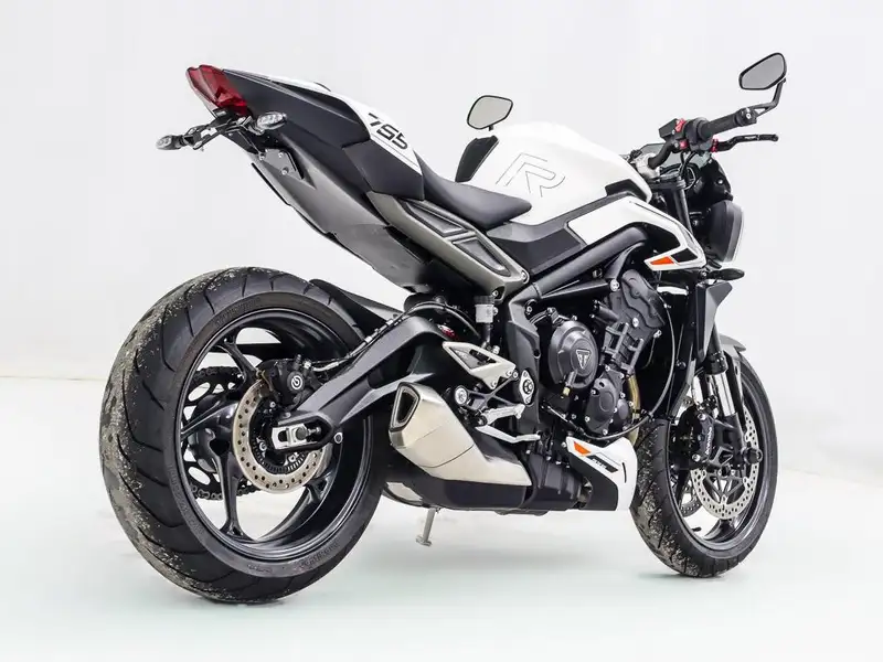 Triumph Street Triple R - foto 3