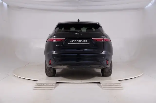 Jaguar F-Pace view 7