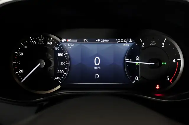 Jaguar F-Pace view 14