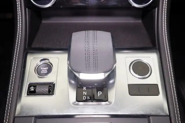 Jaguar F-Pace view 11