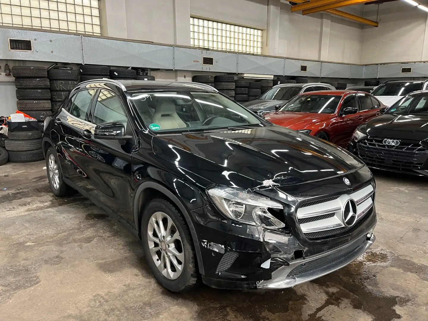 Mercedes-Benz GLA 220 CDI/d 4Matic/Kamera/Sitzheizung Černá - 1