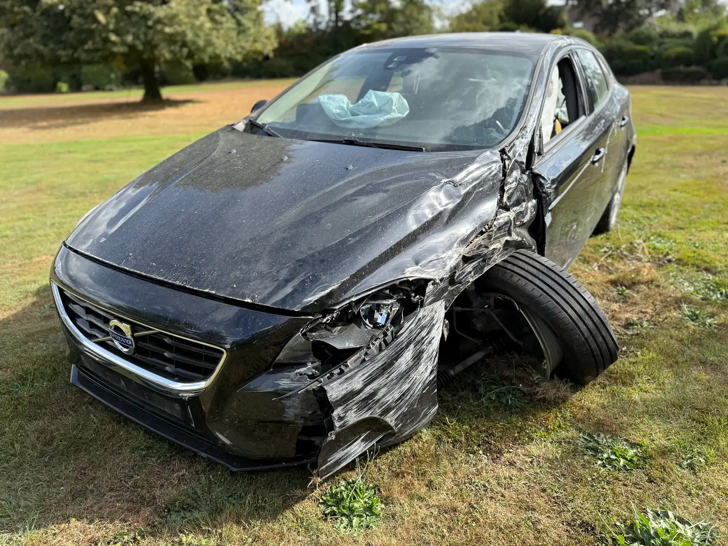 Volvo V40 ACCIDENTE // EXPORT Noir - 1
