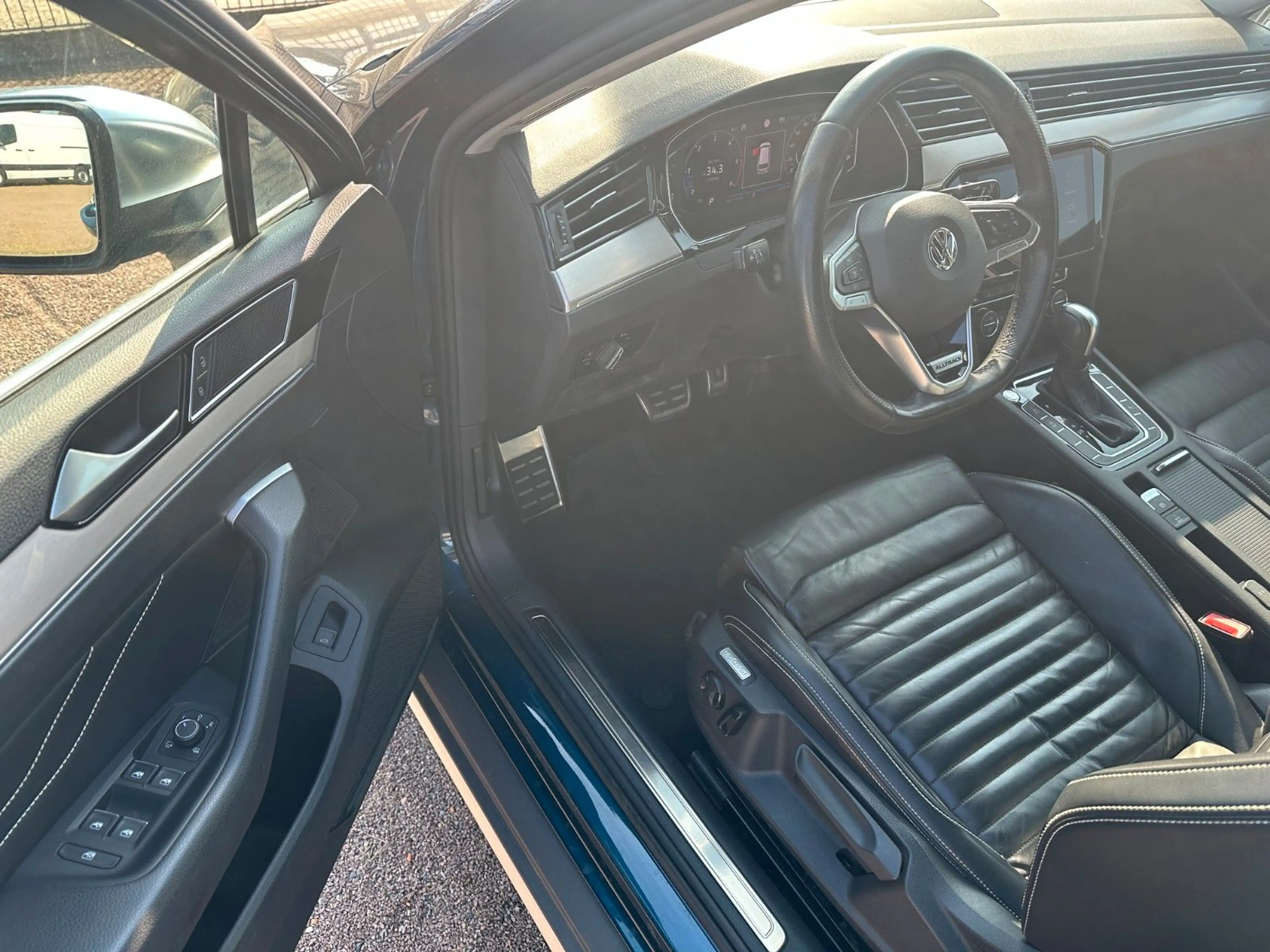 Volkswagen Passat Alltrack Alltrack DSG 4M Stdh. MATRIX 19Zoll Virtual WR — photo 11