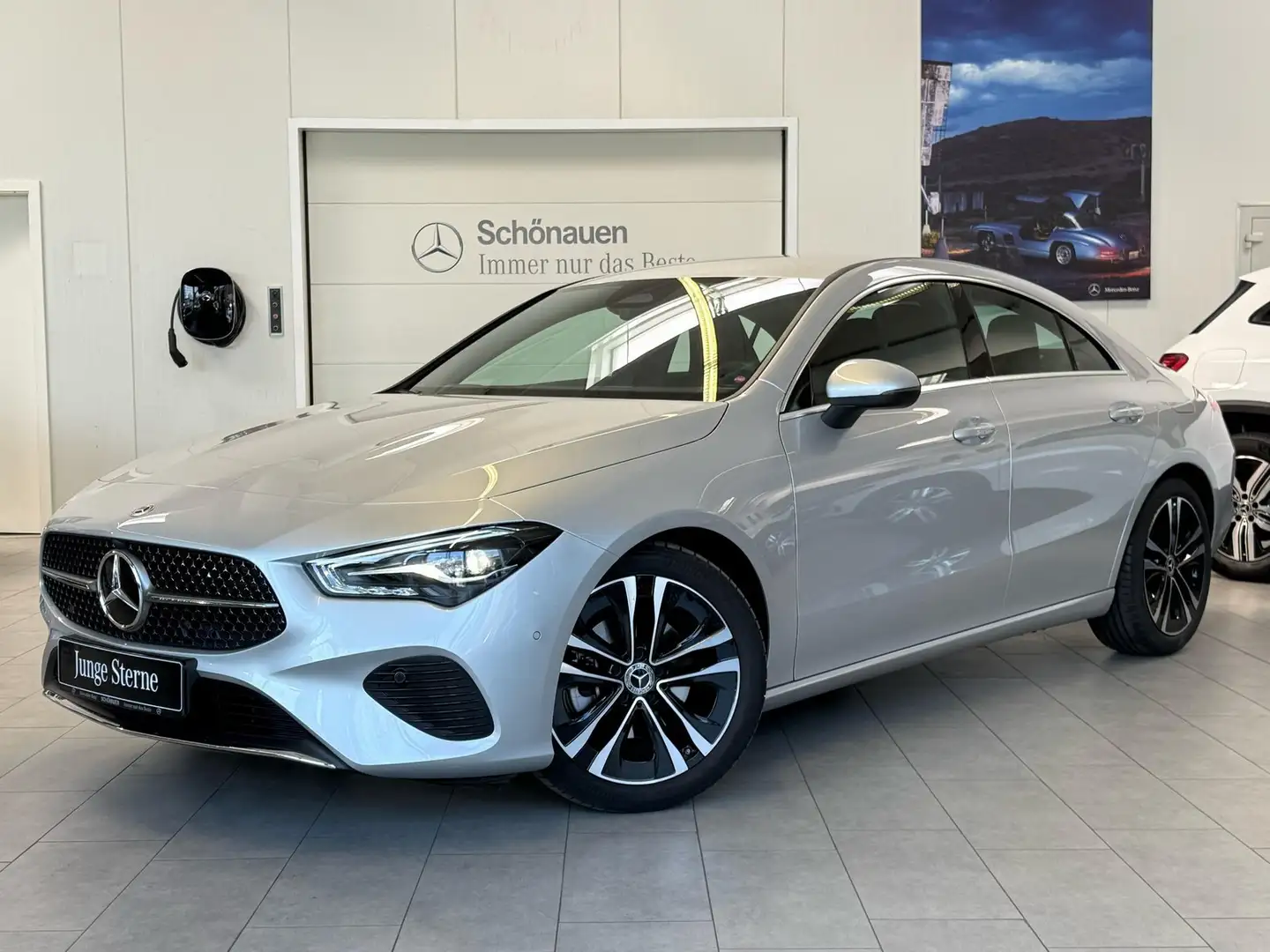 Mercedes-Benz CLA 180 Coupé ADVANCED PAKET+AHK+THERMOTRONIC Silber - 1