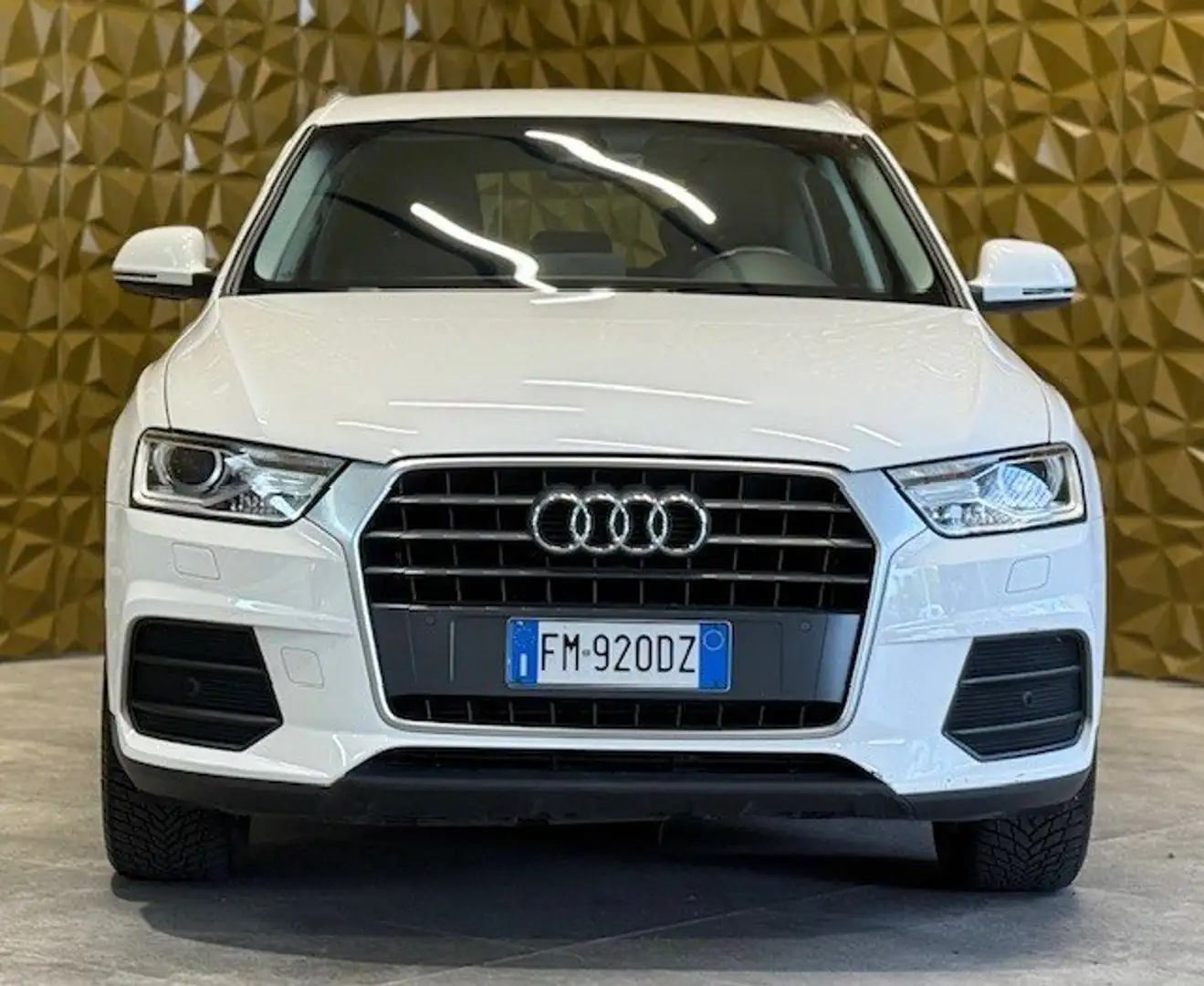 Audi Q3 Q3 2.0 tdi Design 120cv White - 1