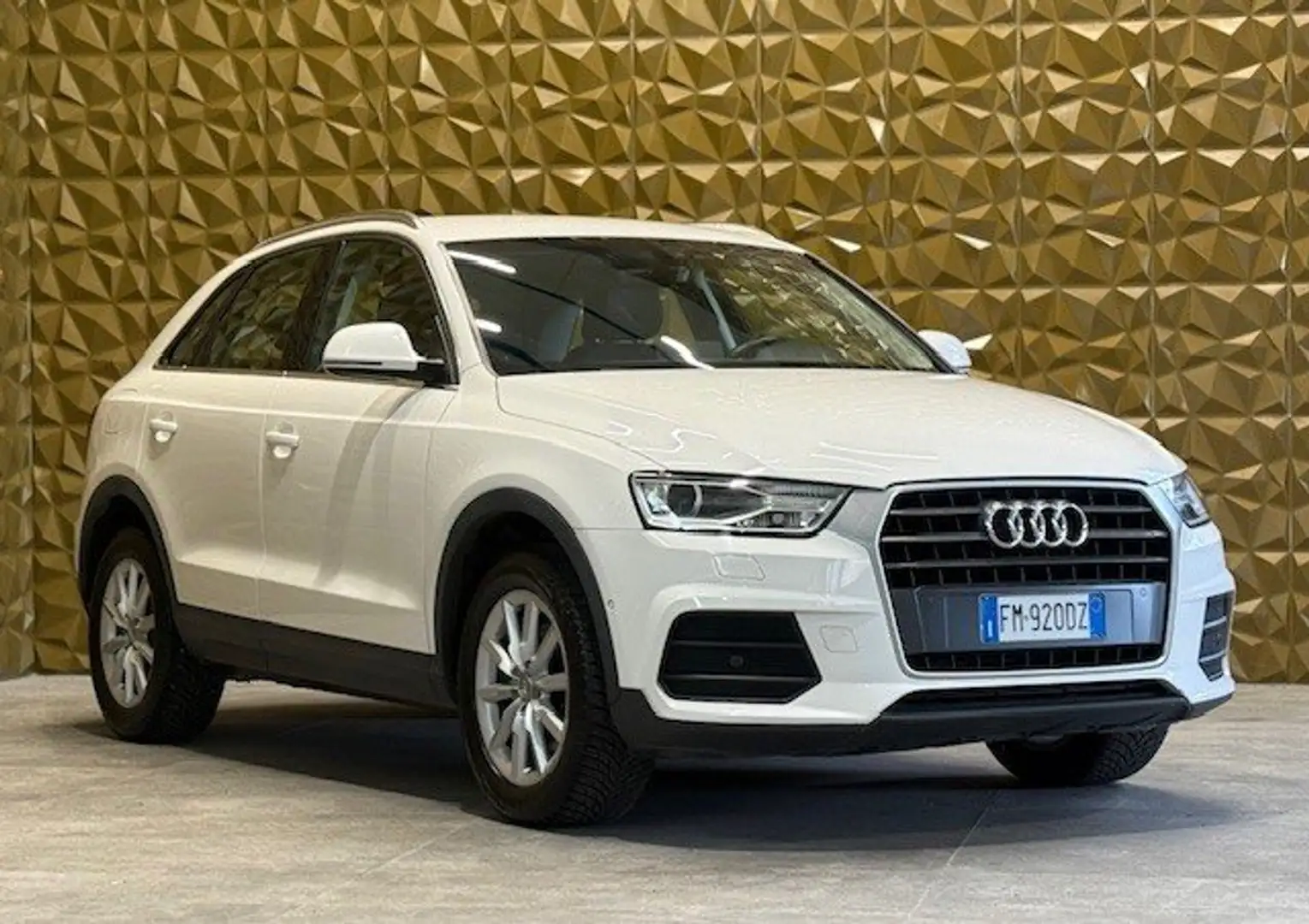 Audi Q3 Q3 2.0 tdi Design 120cv White - 2