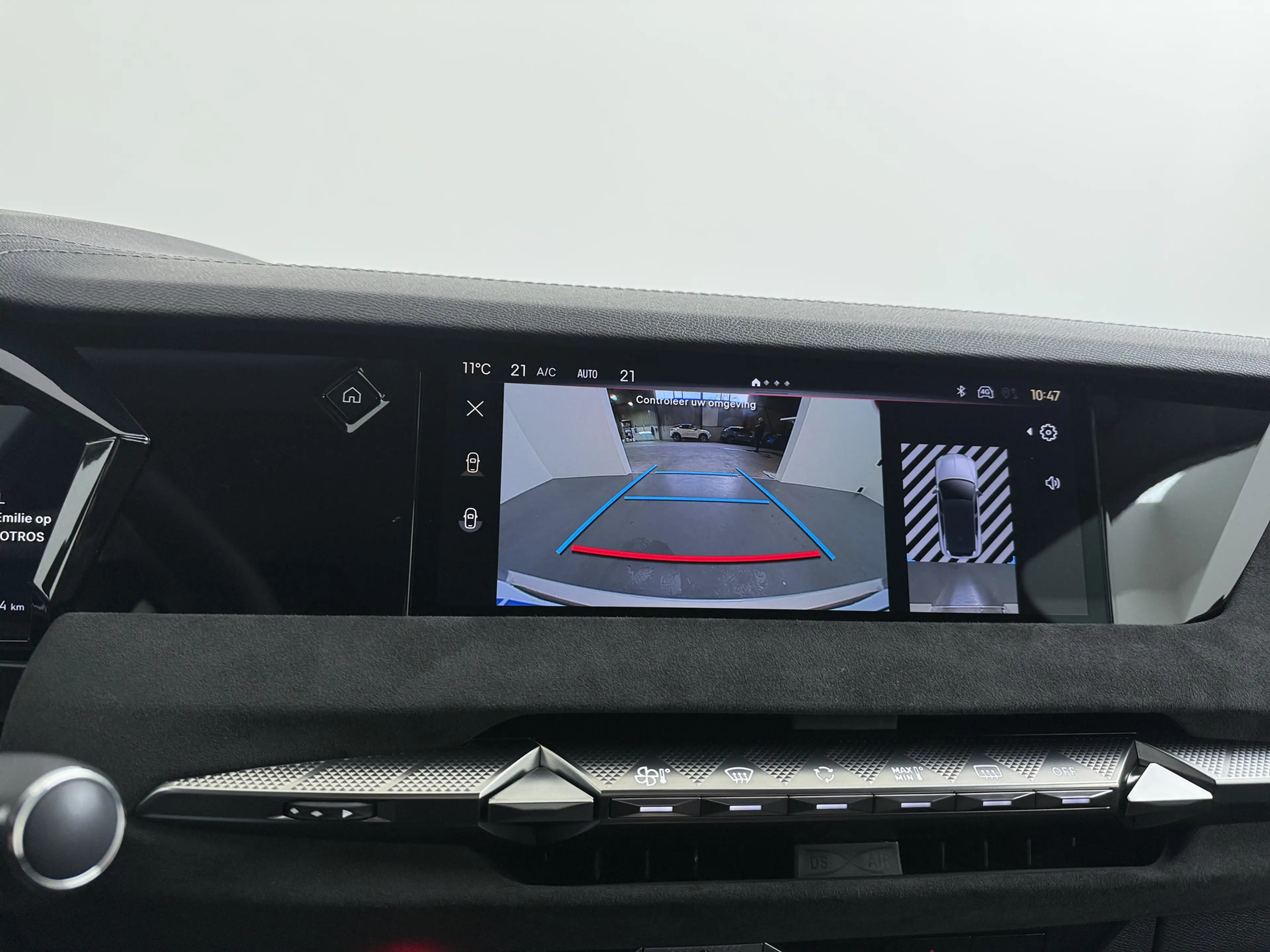 DS Automobiles N°4 E-Tense Étoile | 10" capacitive touchscreen (perso — photo 16
