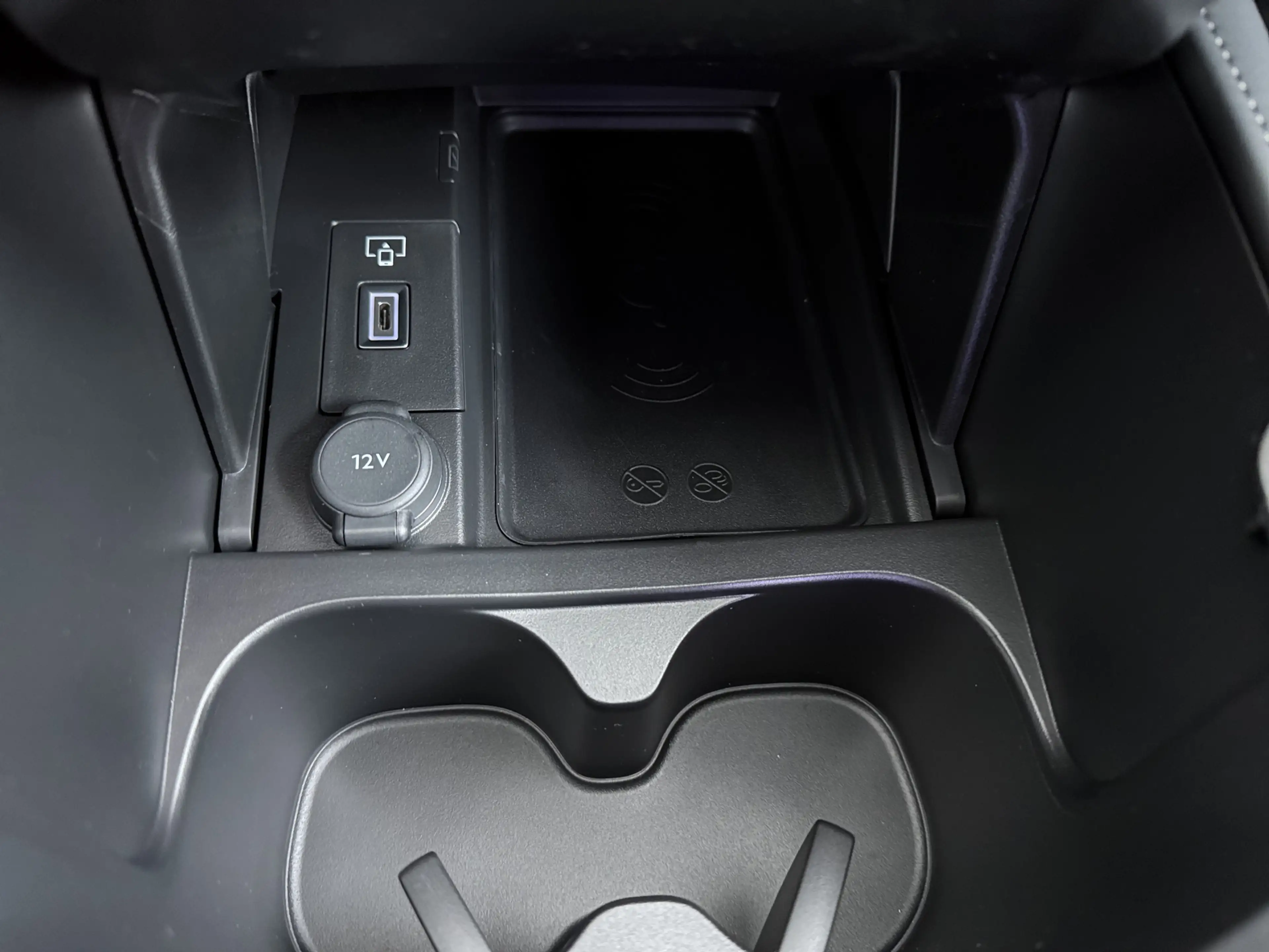 DS Automobiles N°4 E-Tense Étoile | 10" capacitive touchscreen (perso — photo 20