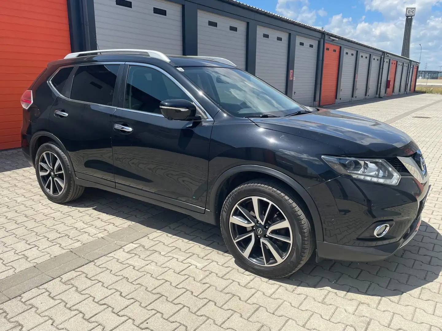 Nissan X-Trail Tekna 4x4 Schwarz - 1