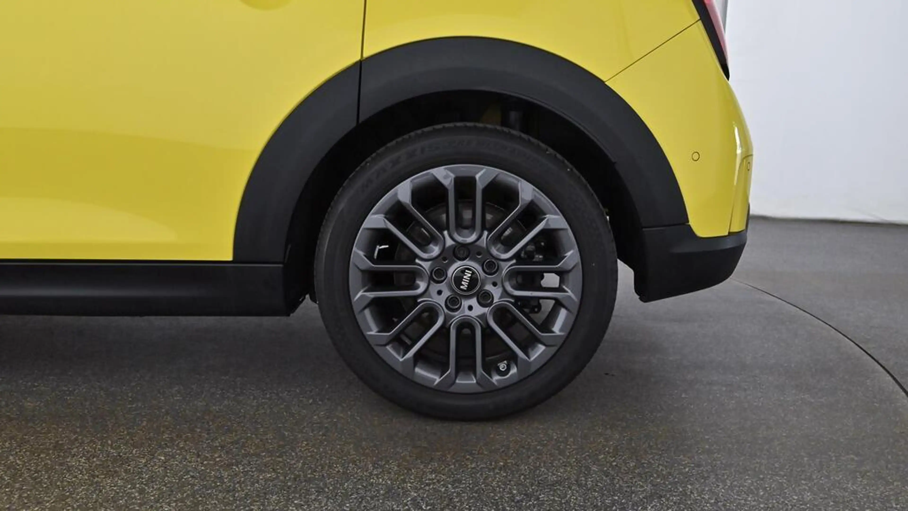 MINI Cooper C Favoured Trim — photo 9