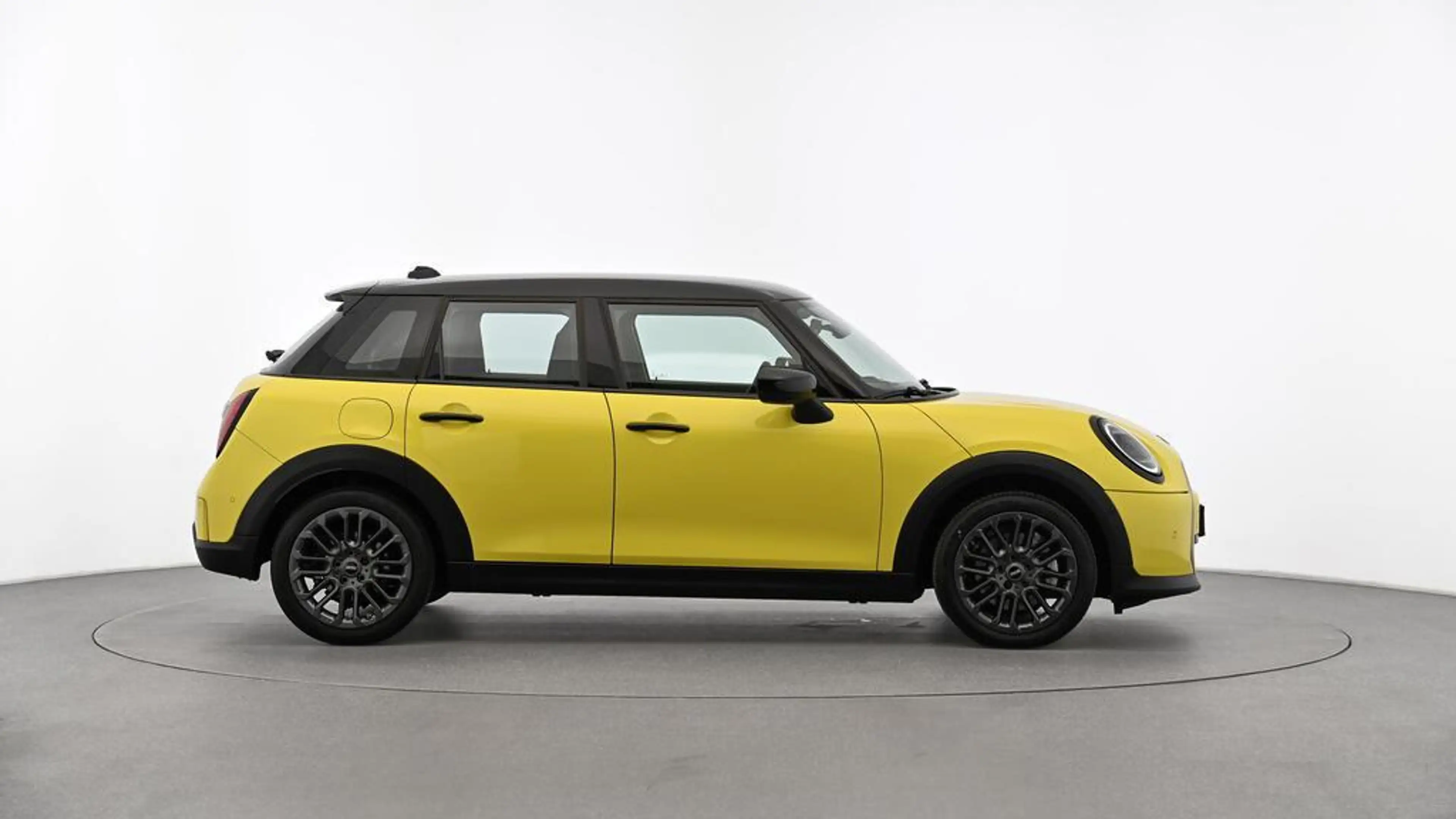 MINI Cooper C Favoured Trim — photo 3