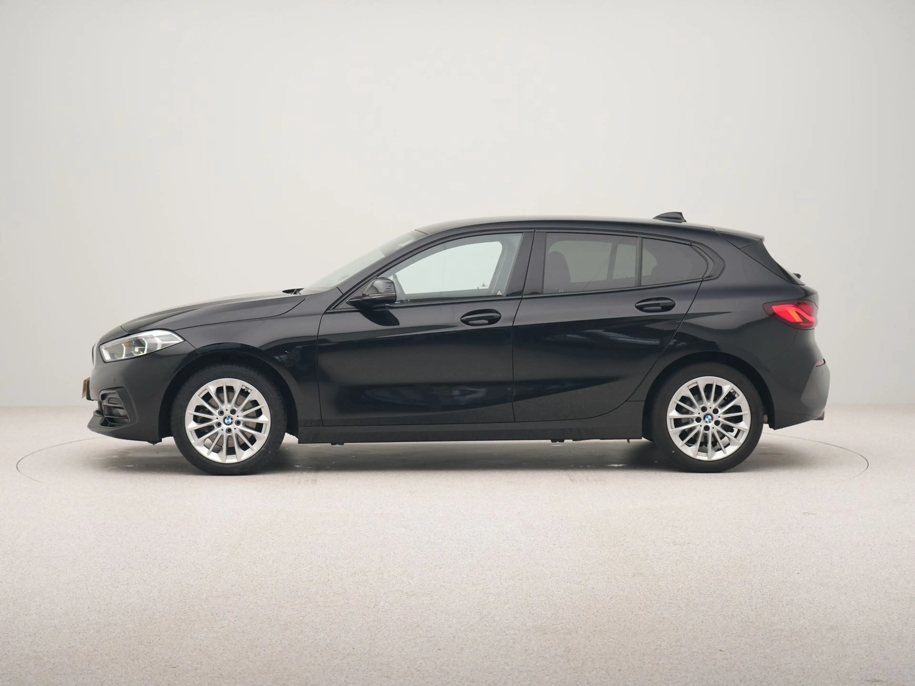BMW 118 1-serie 118i Introduction Edition — photo 11
