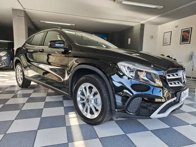 Mercedes-Benz GLA 180 GLA 180 d Business auto